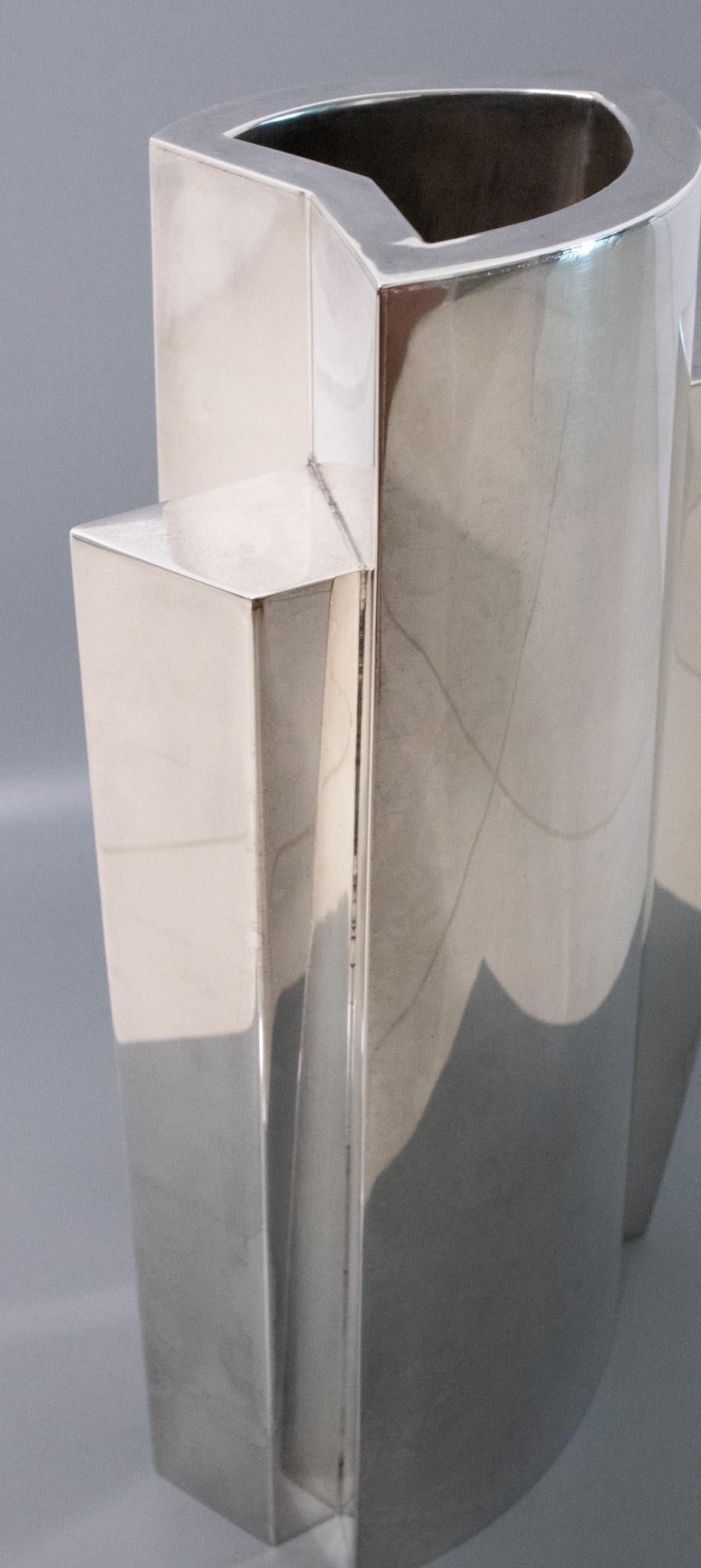 Damian Garrido 2003 Spain Modernist Geometric ARCO Vase .925 Sterling In Excellent Condition For Sale In Miami, FL