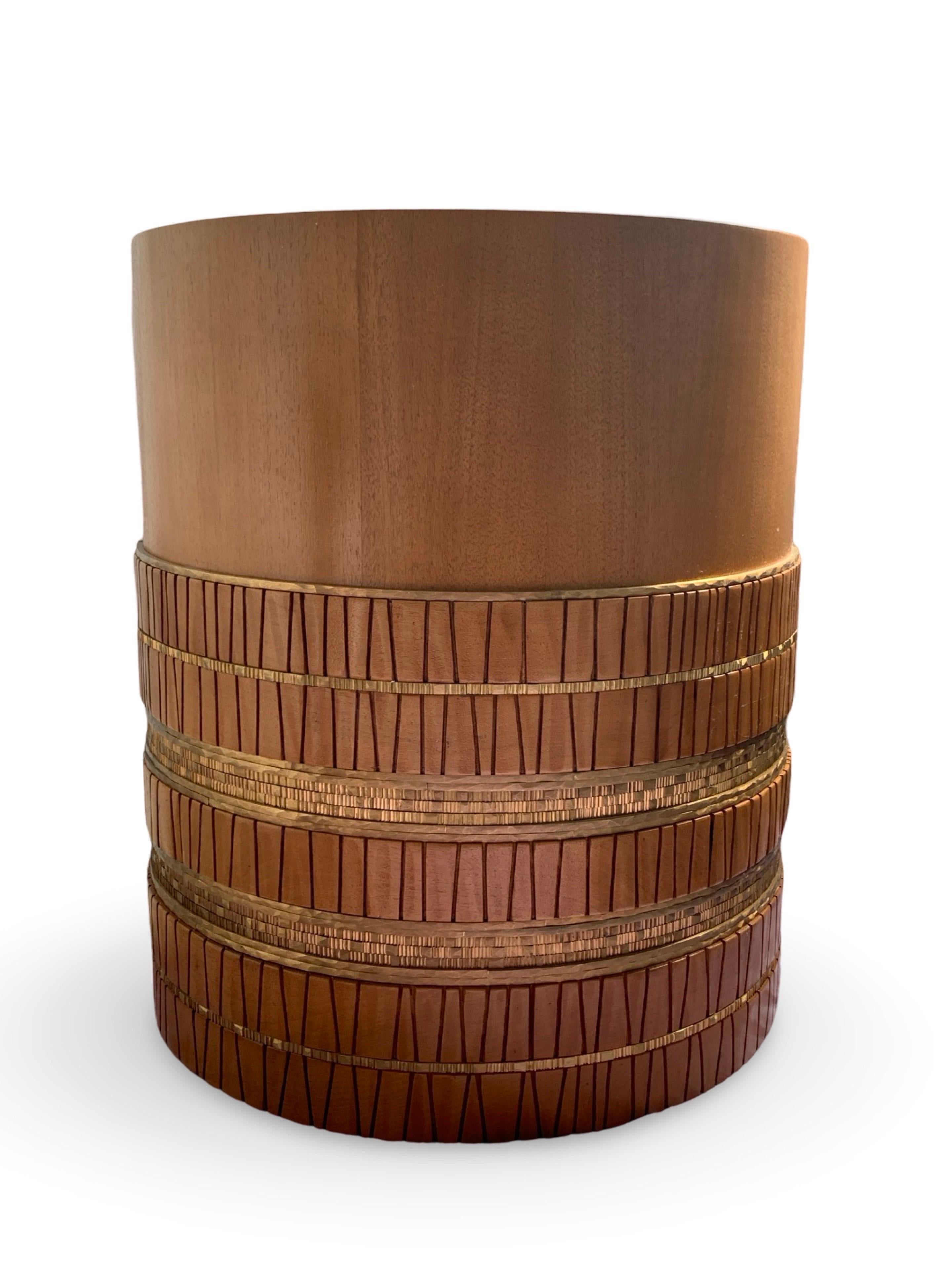 Damian Jones Table #1

MATERIAL : Noyer et laiton travaillé et posé à la main.

Cette table a été commandée sur mesure pour une propriété de la région de Palm Springs et n'a jamais été utilisée. Comme neuf. Le délai de livraison normal est de 16