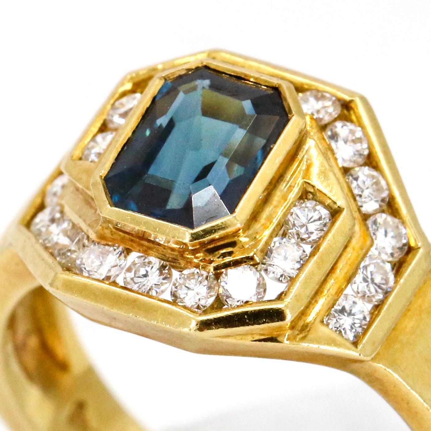 Damiani 1.25 Carat 18 Karat Yellow Gold Sapphire Diamond Ring For Sale 3
