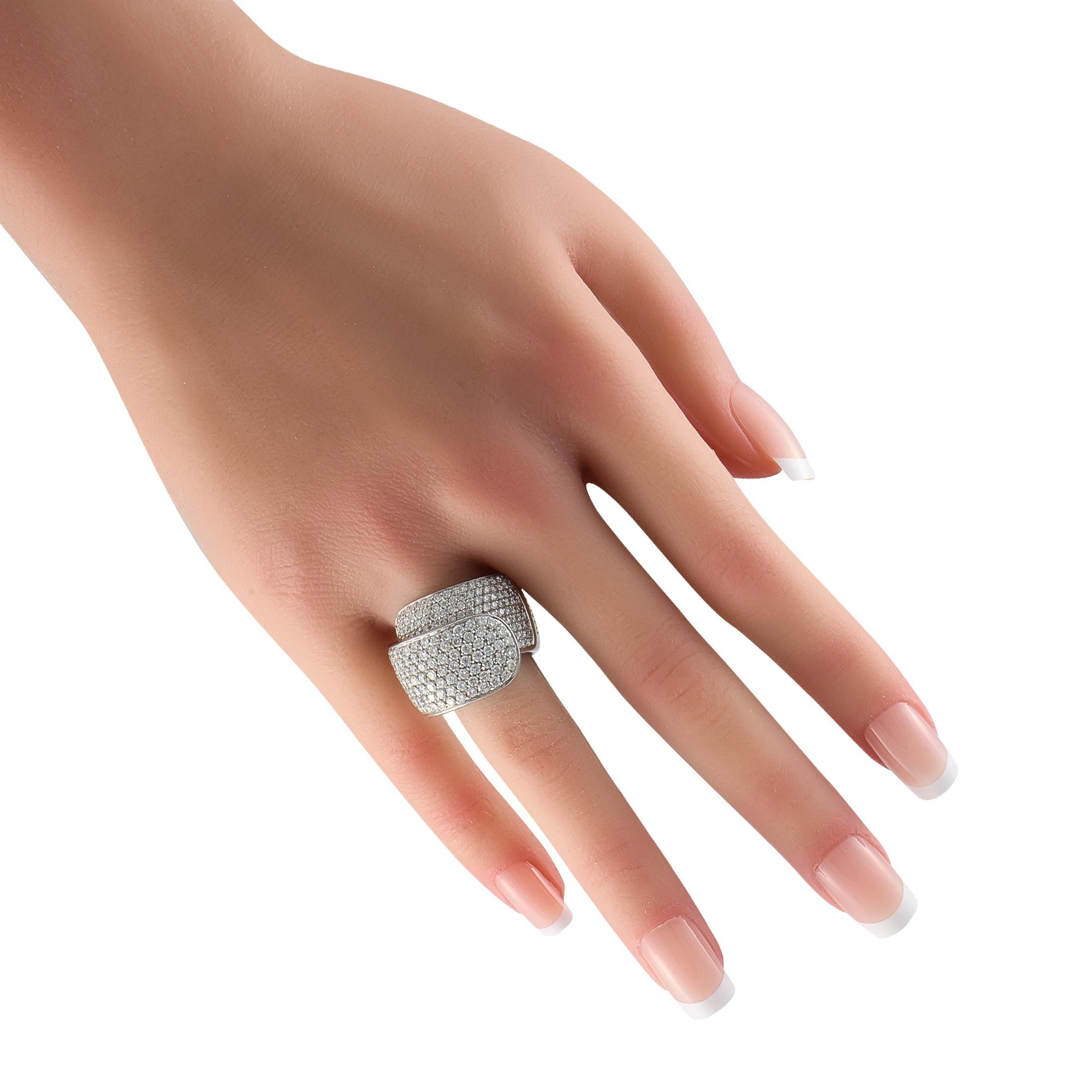 Round Cut Damiani 18K White Gold 3.25ct Diamond Ring For Sale