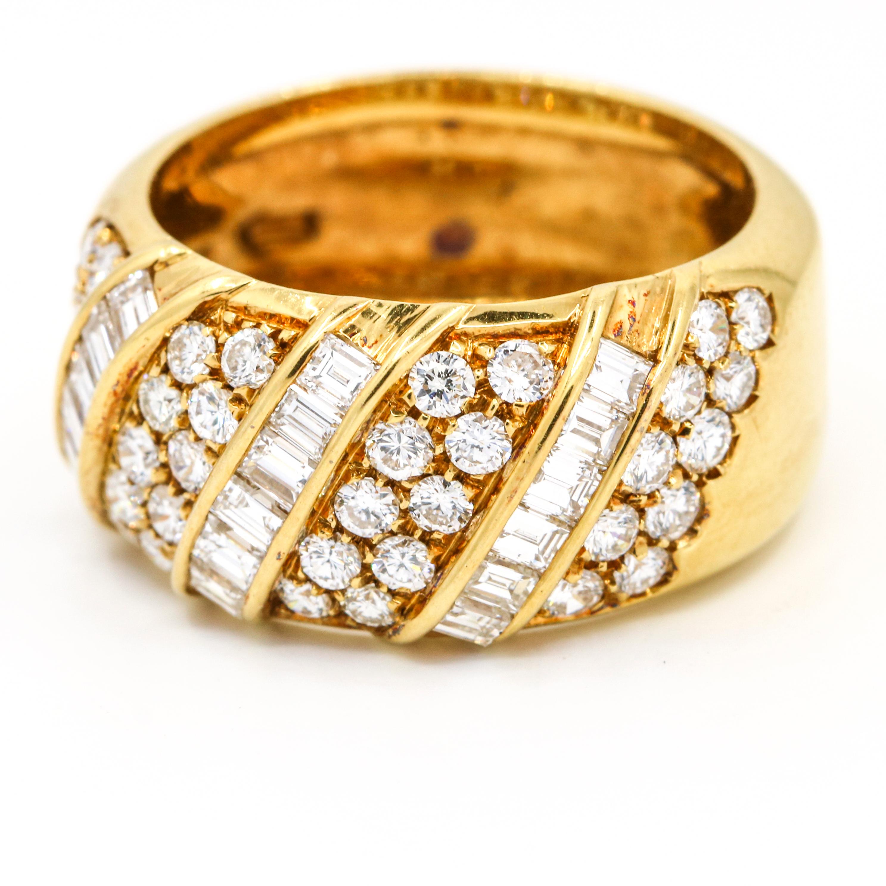 Damiani 2.00 Carat 18 Karat Yellow Gold Diamond Band Ring In Excellent Condition For Sale In Fort Lauderdale, FL