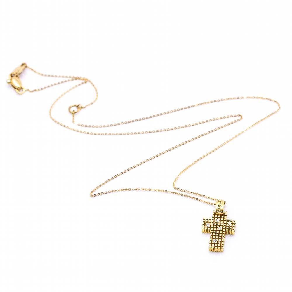 Collier pour femme DAMIANI de conception italienne : 5x Diamants en taille Brilliante d'un poids total de 0.04ct en qualité G/VS : Or jaune 18kt : 4,52 grammes : Fermoir mousqueton : Pendentif mesure 1,1cm de large et 2cm de long : Chaîne mesure 2