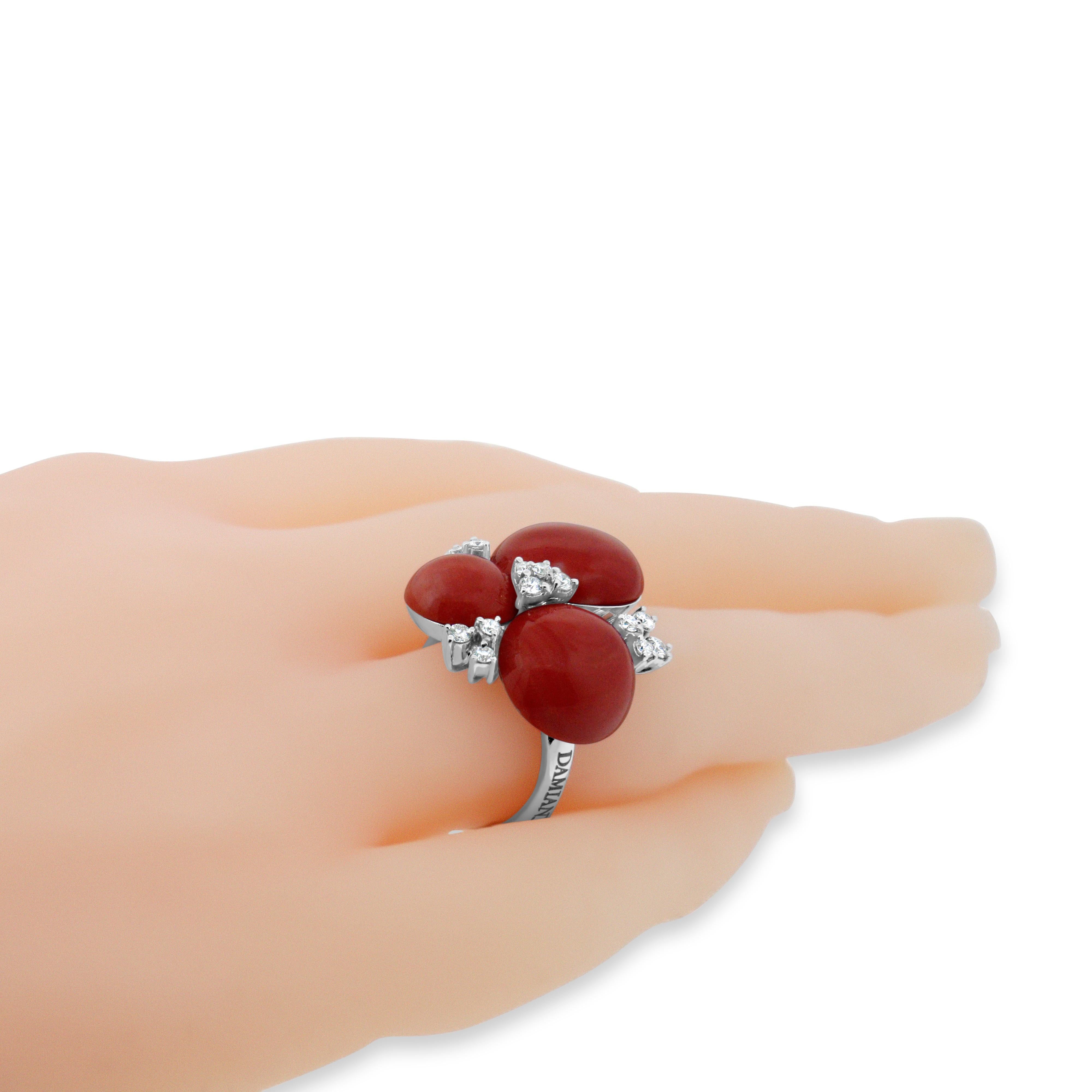 18 kt White Gold
Diamond: 0.32 ct twd
Ring Size: 7.25
Diamond: 0.32 ct twd 
Coral: 13.5 mm x 13 mm x 9 mm
