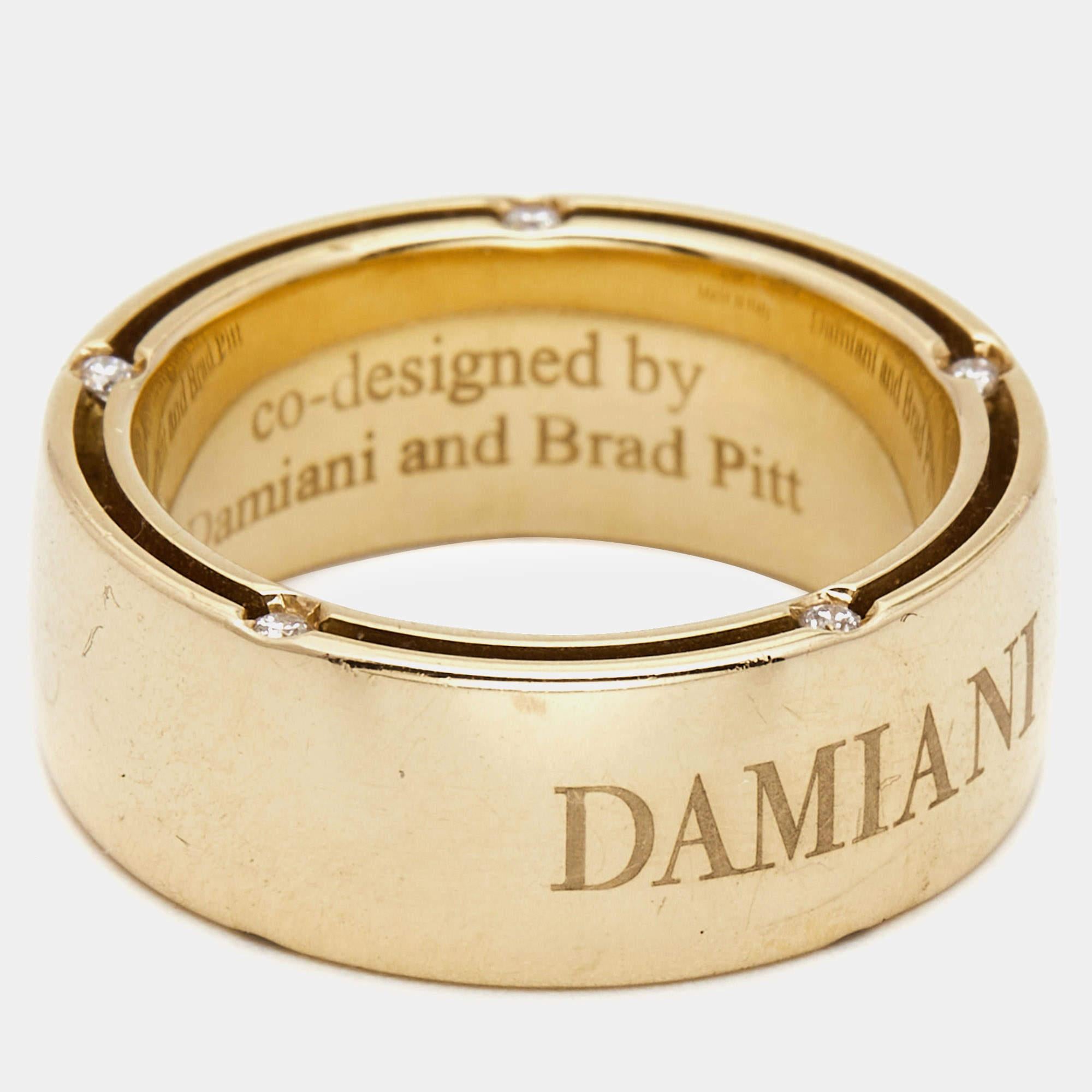 Damiani brings you this magnificent ring that reflects luxury and beauty. It has been co-created by Damiani and Hollywood actor Brad Pitt. Splendidly crafted from 18k yellow gold in a sleek band, the piece is engraved with the brand name and set