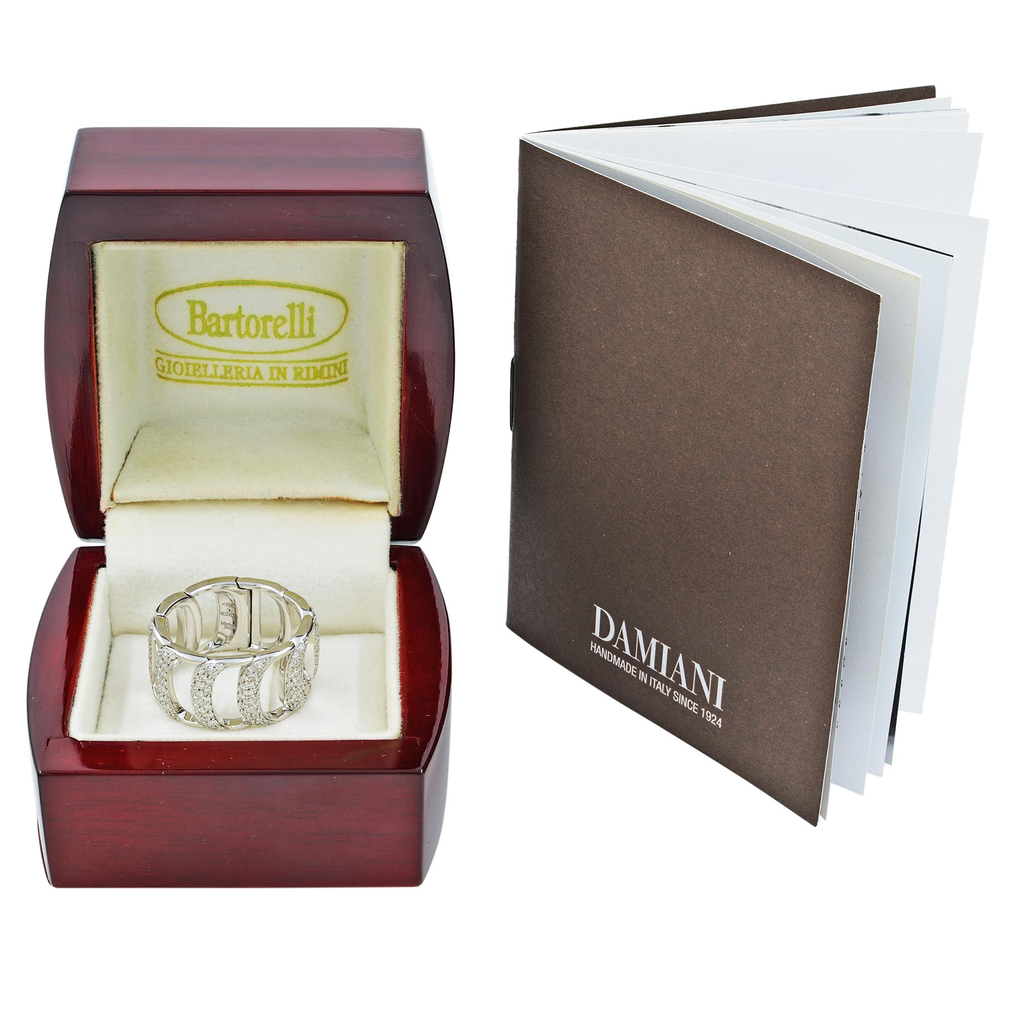 Dieser 18-karätige Weißgold-Diamantring aus der Damianissima Collection'S von Damiani zeichnet sich durch rund geschliffene Diamanten mit einem Gesamtkaratgewicht von 1,50 ct, Farbgrad G-H, Reinheit VS1-VS2 aus. Dieses zeitgenössische Design ist