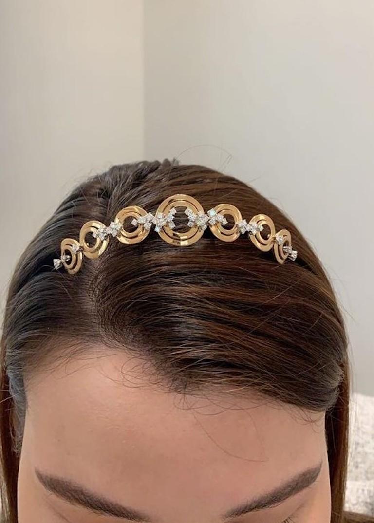Headband Tiara.
Metal: white / rose gold 18K. 
Diamonds: Total2,21 carats color G-H clarity VVS-VS 

Total weight: 30.40 grams.