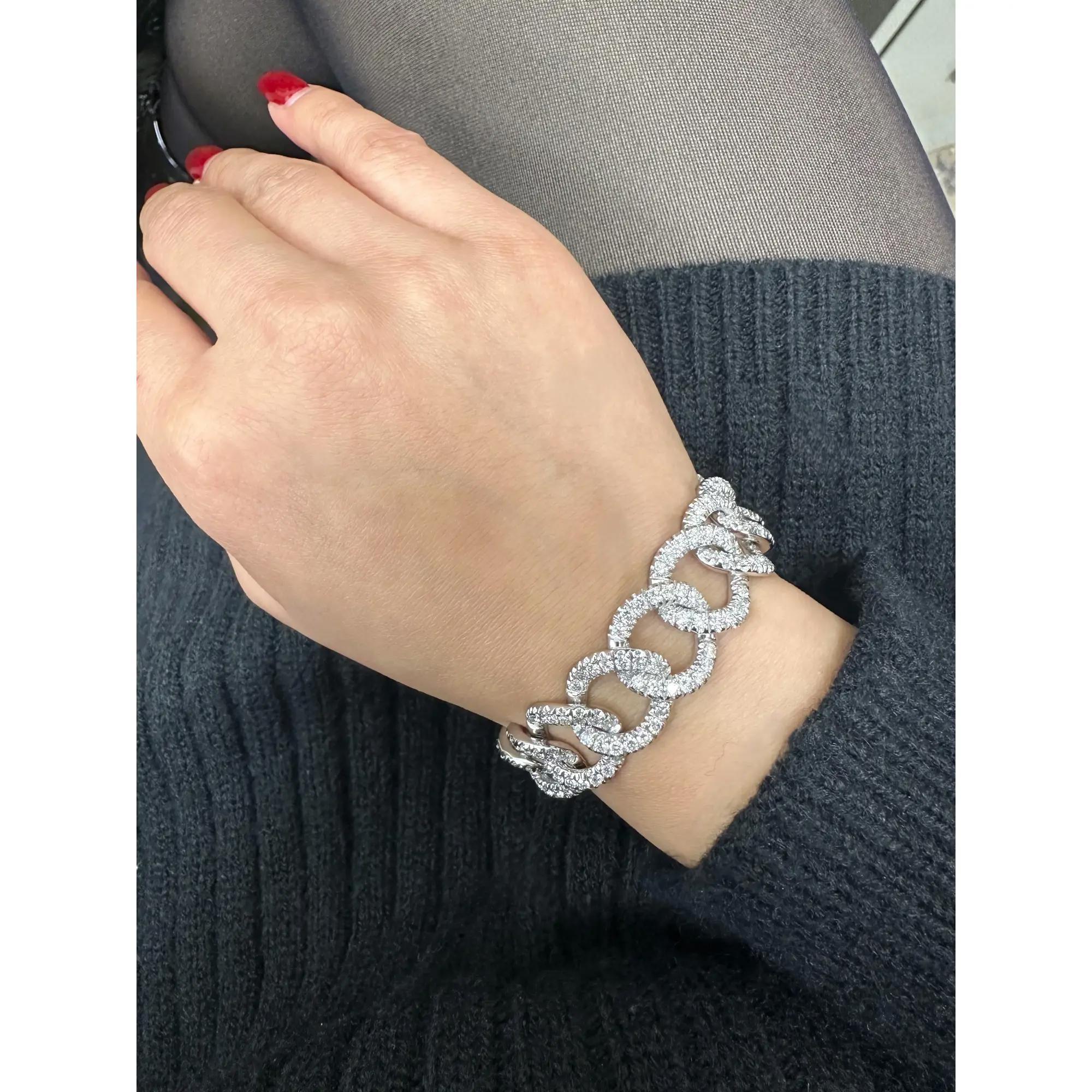 Round Cut Damiani Diamond Cuban Link Chain Bracelet 18K White Gold 12.16Cttw 7.5 Inches For Sale