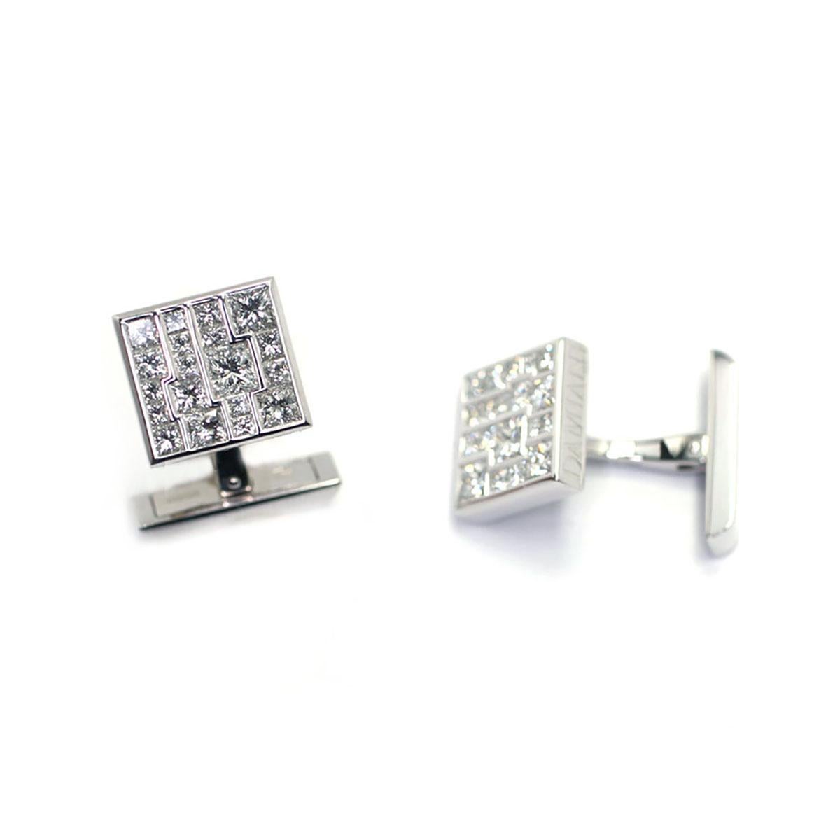 Diamond Cufflinks by Damiani.
Metal: white gold 18K.
Diamonds: 3.65 carats color H.
Total weight: 13.60 grams.