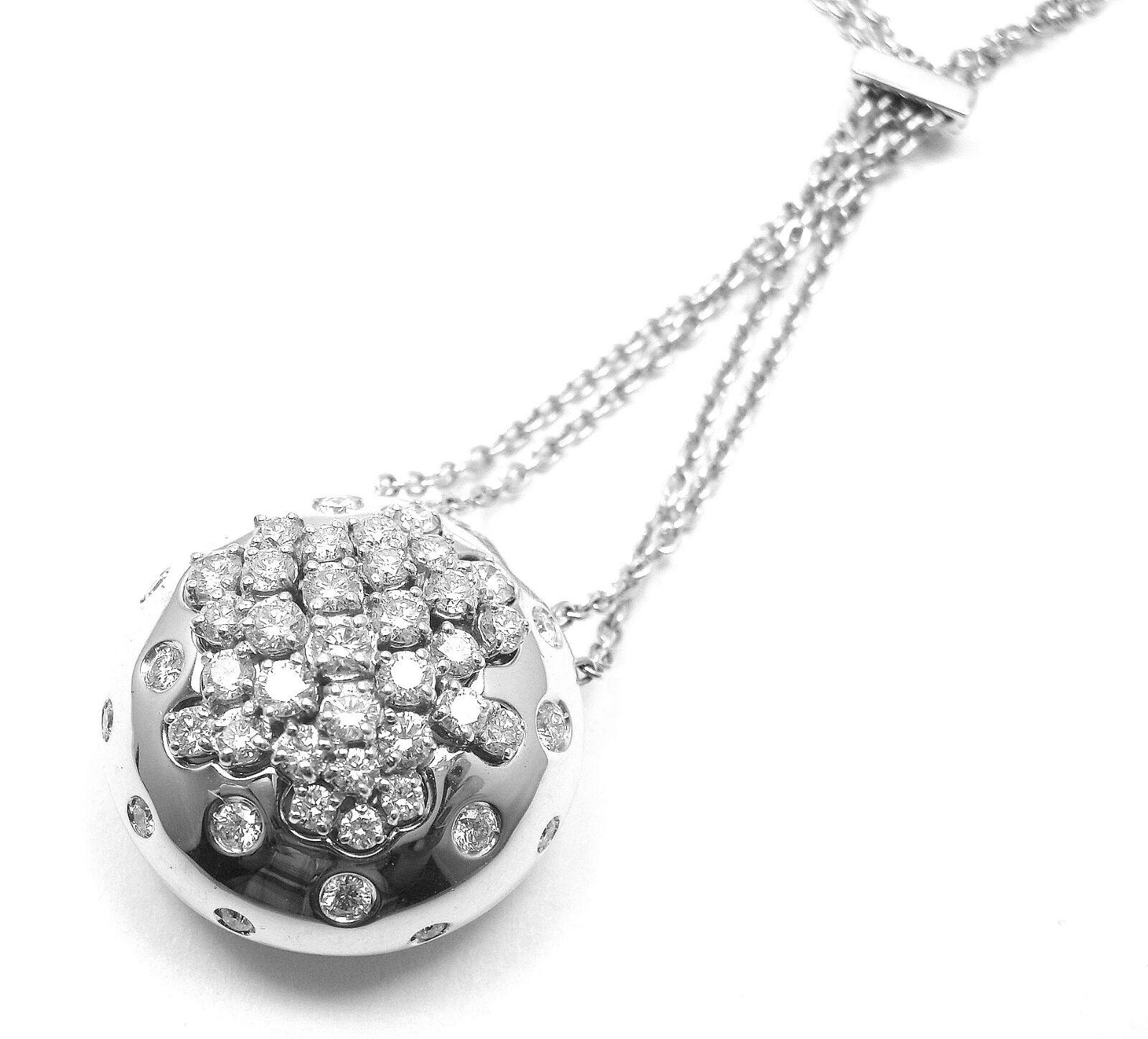 Damiani Diamond Drop Cluster White Gold Pendant Necklace For Sale 1