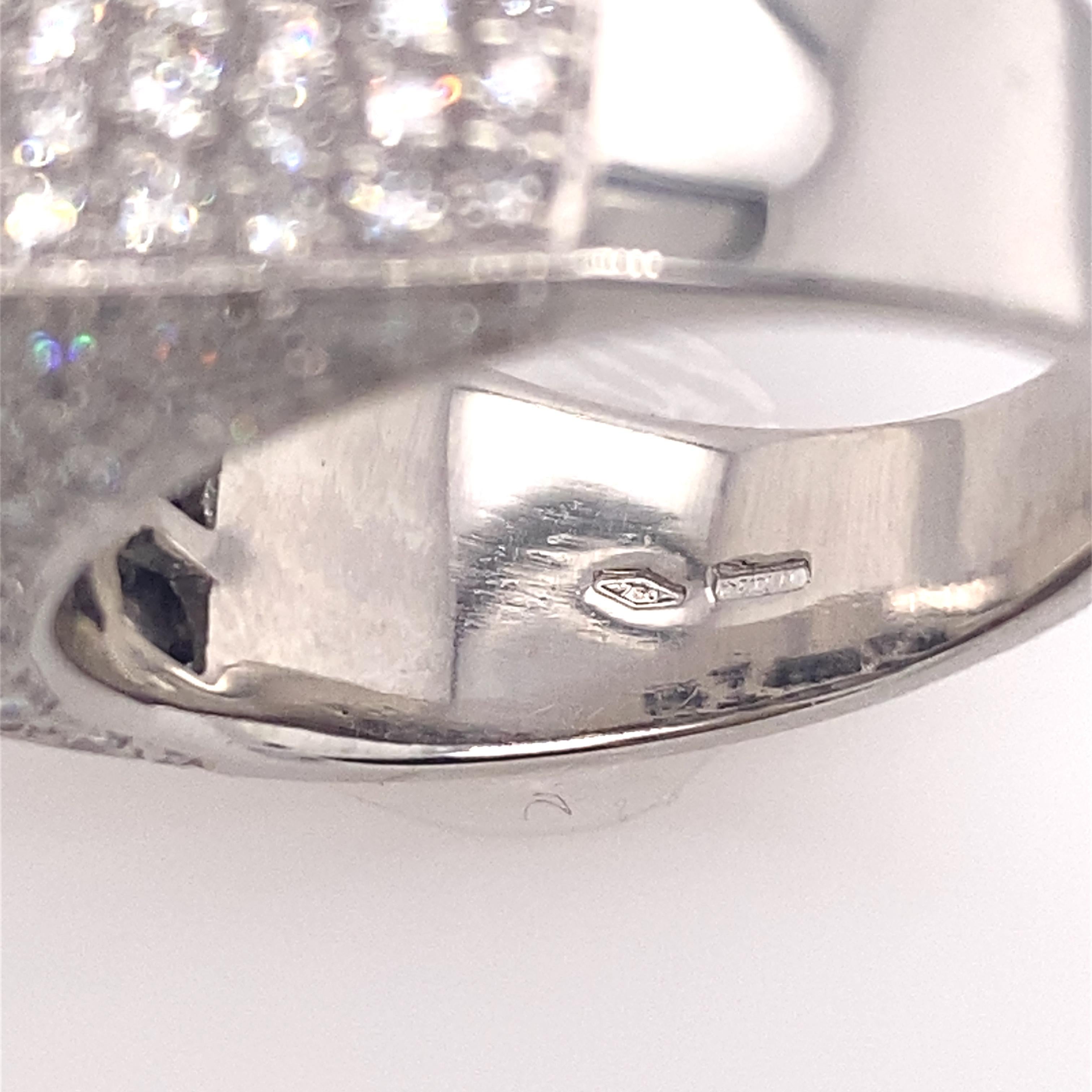Modern Damiani Diamond Set Princess Cut & Round Diamonds In 18ct White Gold For Sale