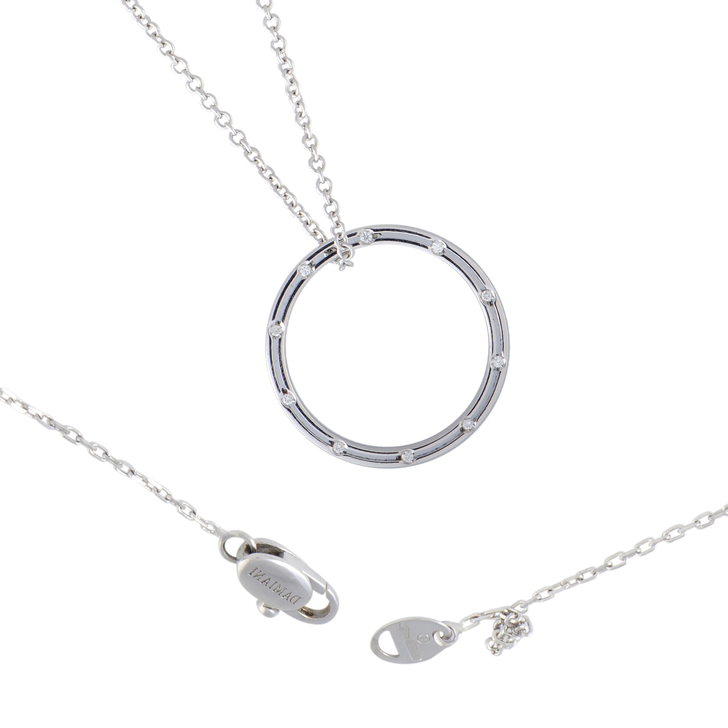brad pitt necklace