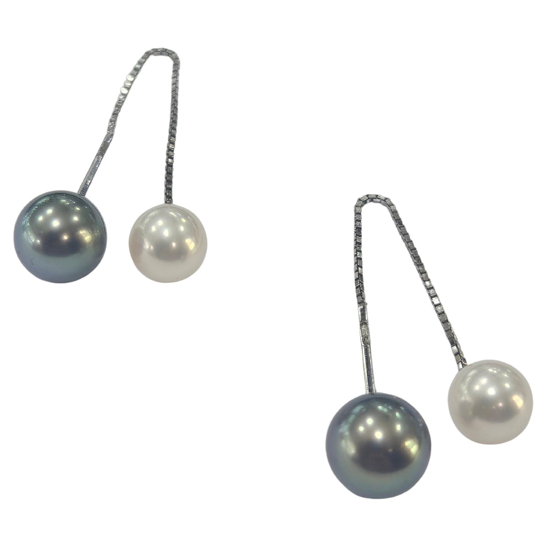Boucles d'oreilles Damiani Perle de culture noire et blanche Or blanc 18 carats en vente 5