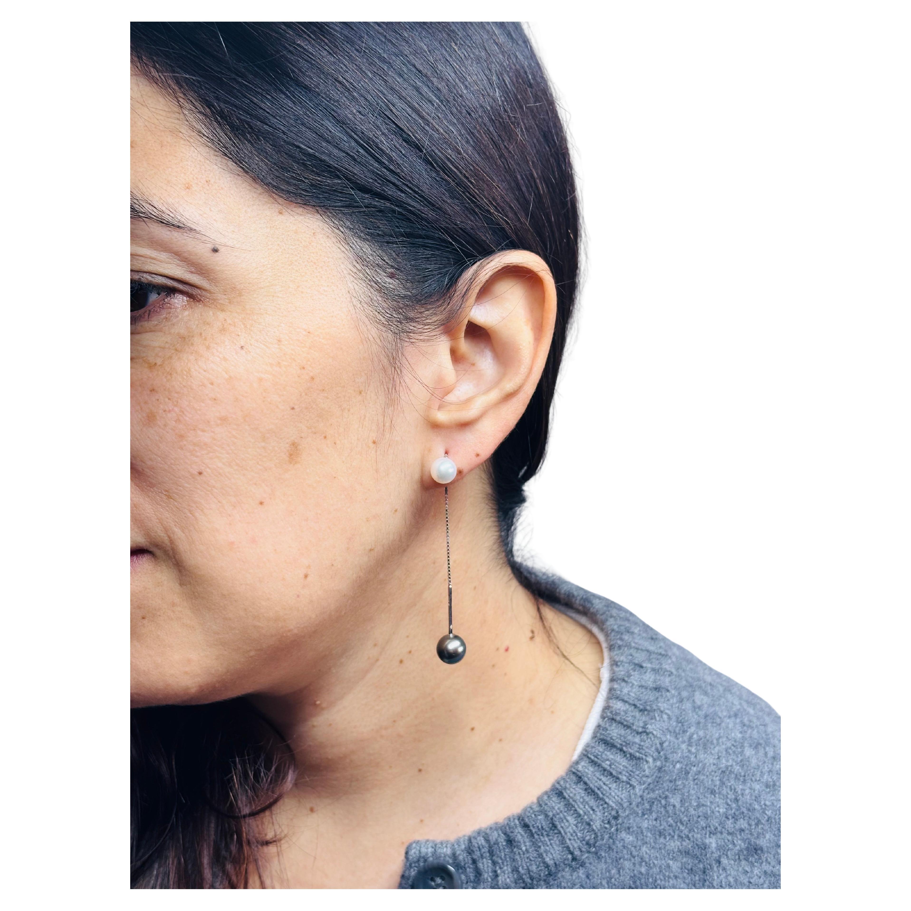 Boucles d'oreilles Damiani Perle de culture noire et blanche Or blanc 18 carats en vente 6