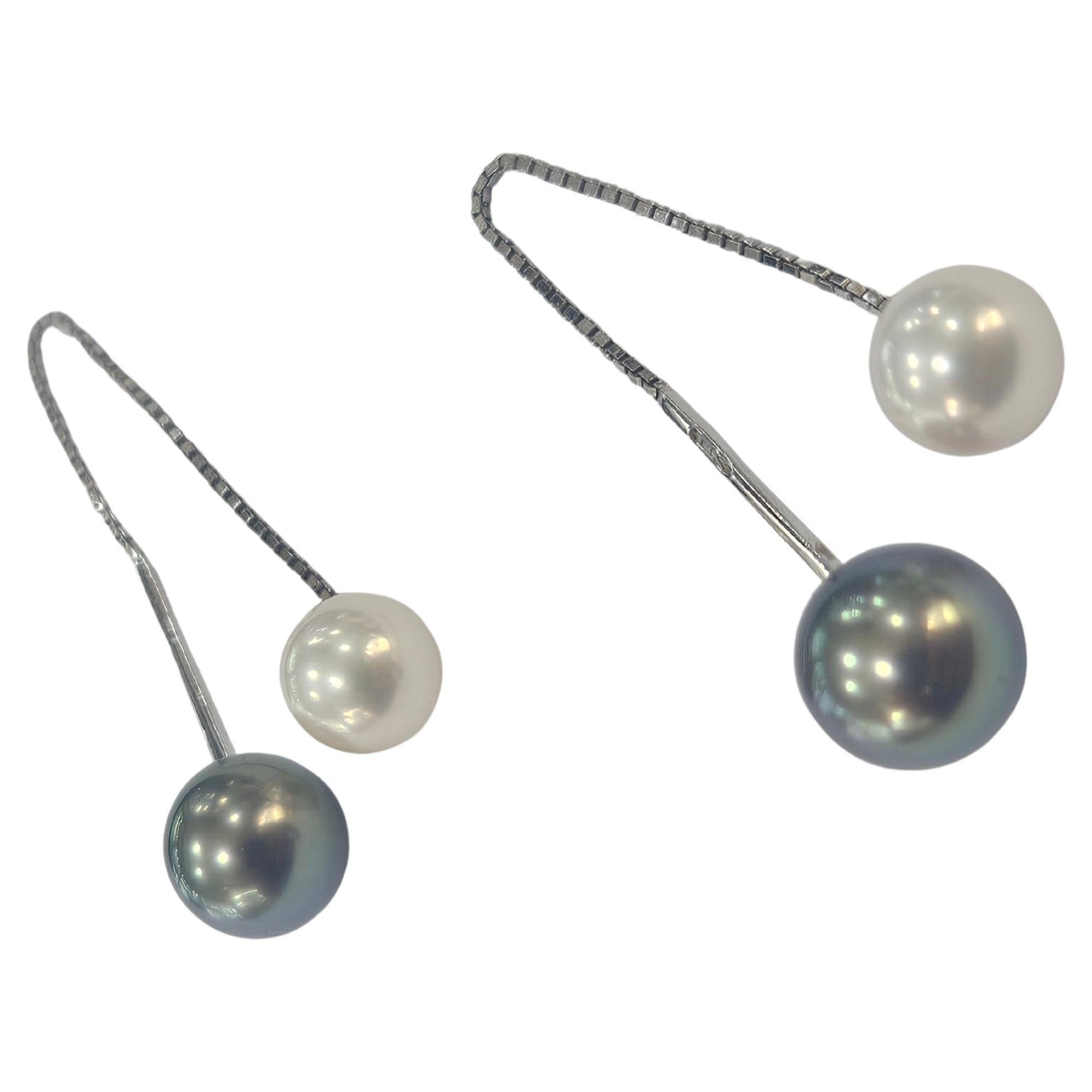 Contemporain Boucles d'oreilles Damiani Perle de culture noire et blanche Or blanc 18 carats en vente