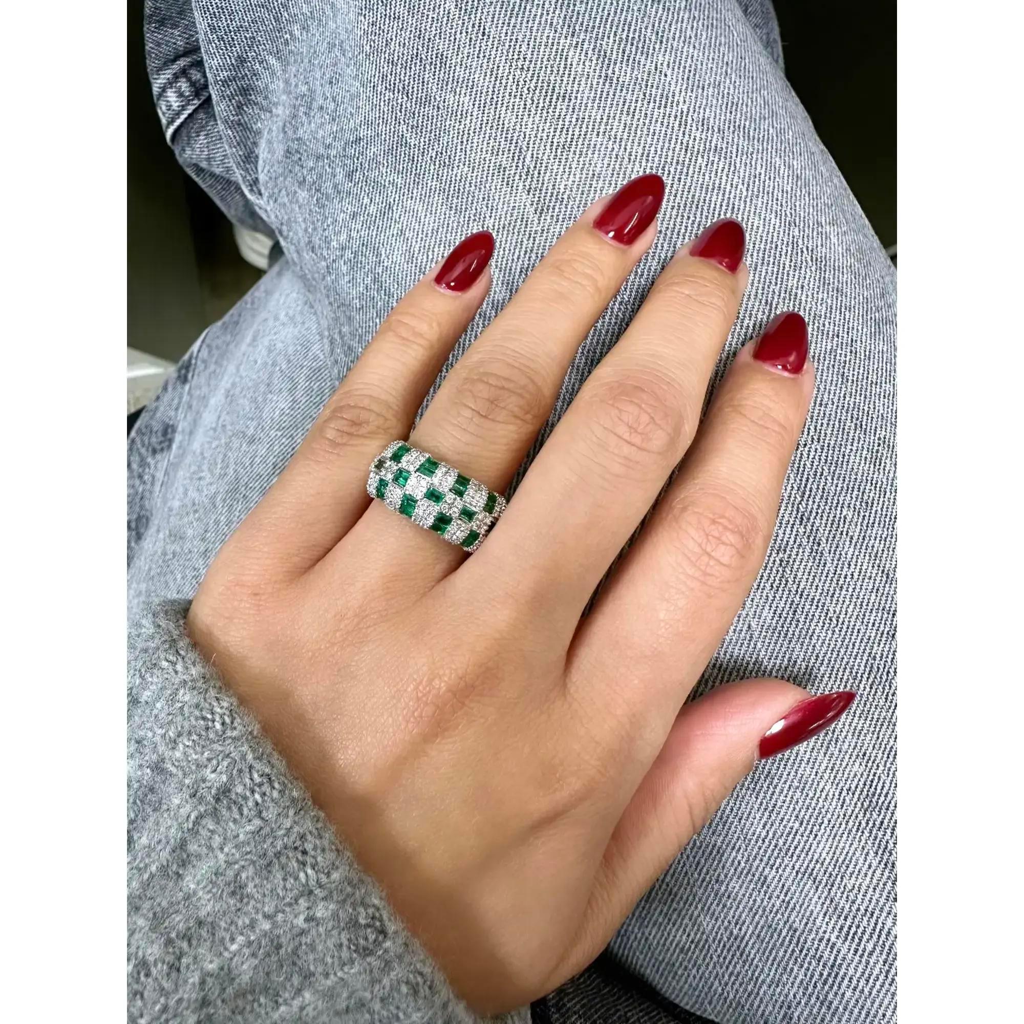 Damiani Emerald 1.06ctw & Diamond 0.53ctw Cocktail Band Ring 18K White Gold In New Condition For Sale In New York, NY