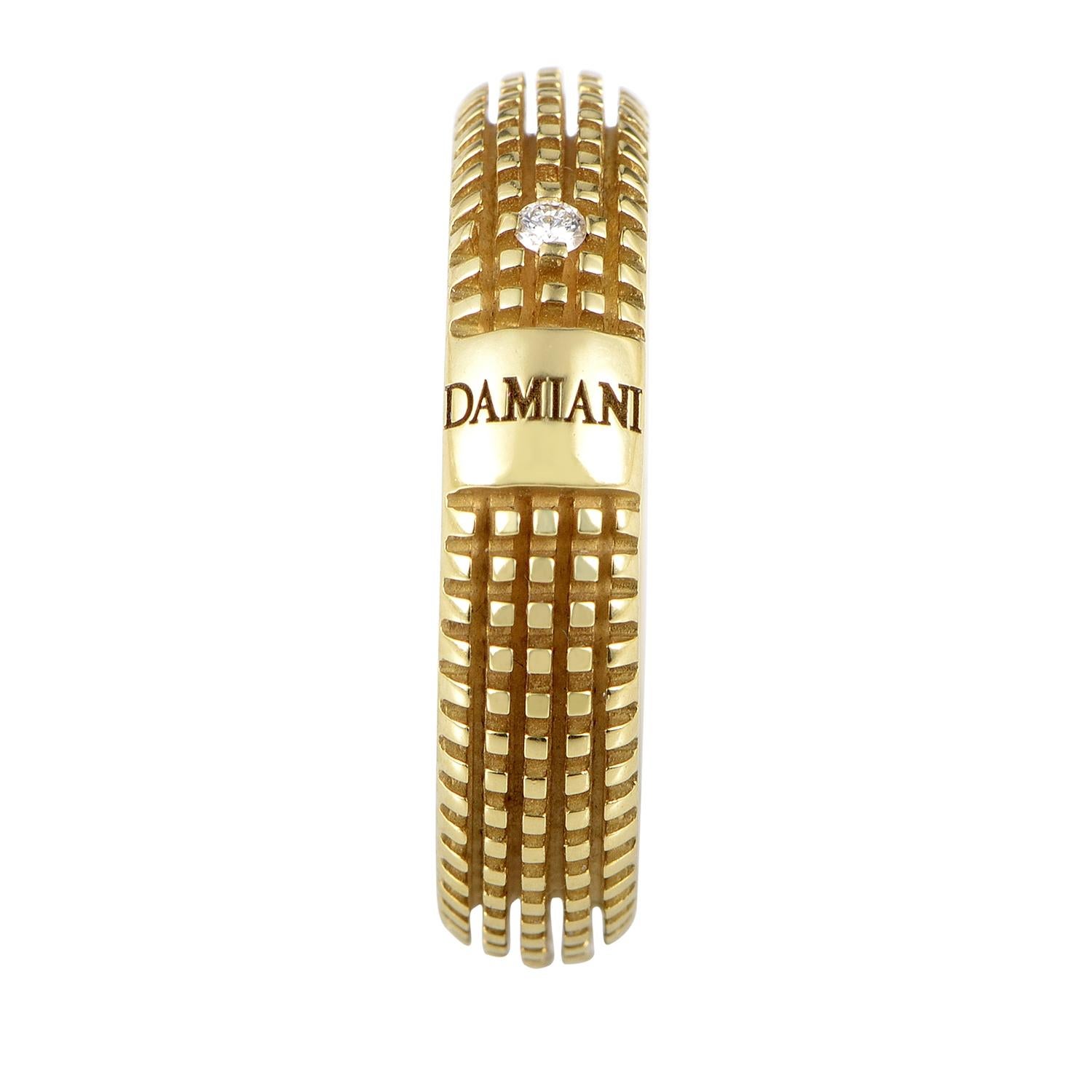 Damiani Metropolitan 18 Karat Yellow Gold Diamond Textured Band Ring In New Condition In Southampton, PA