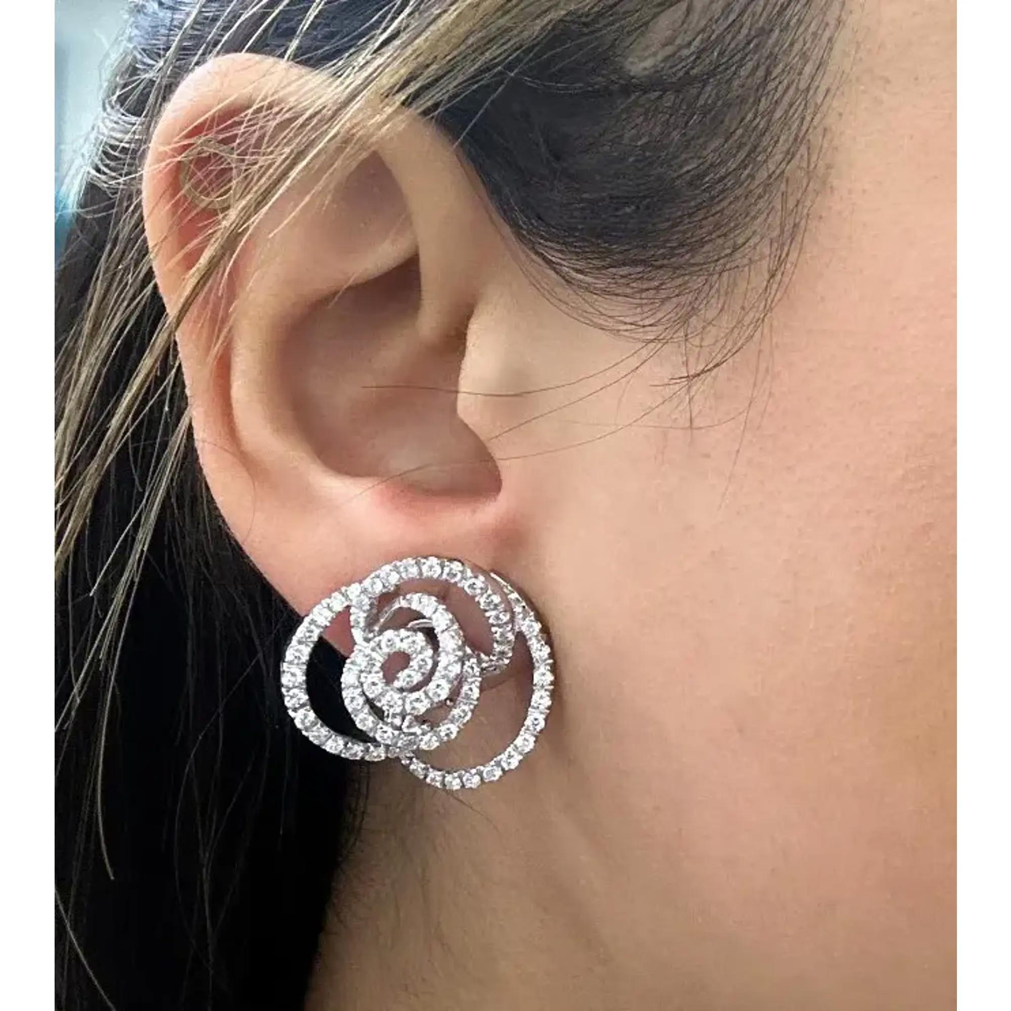 Damiani Pendientes de oro blanco de 18 quilates con diamantes redondos 2.04Cttw en Nuevo Estado en New York, NY