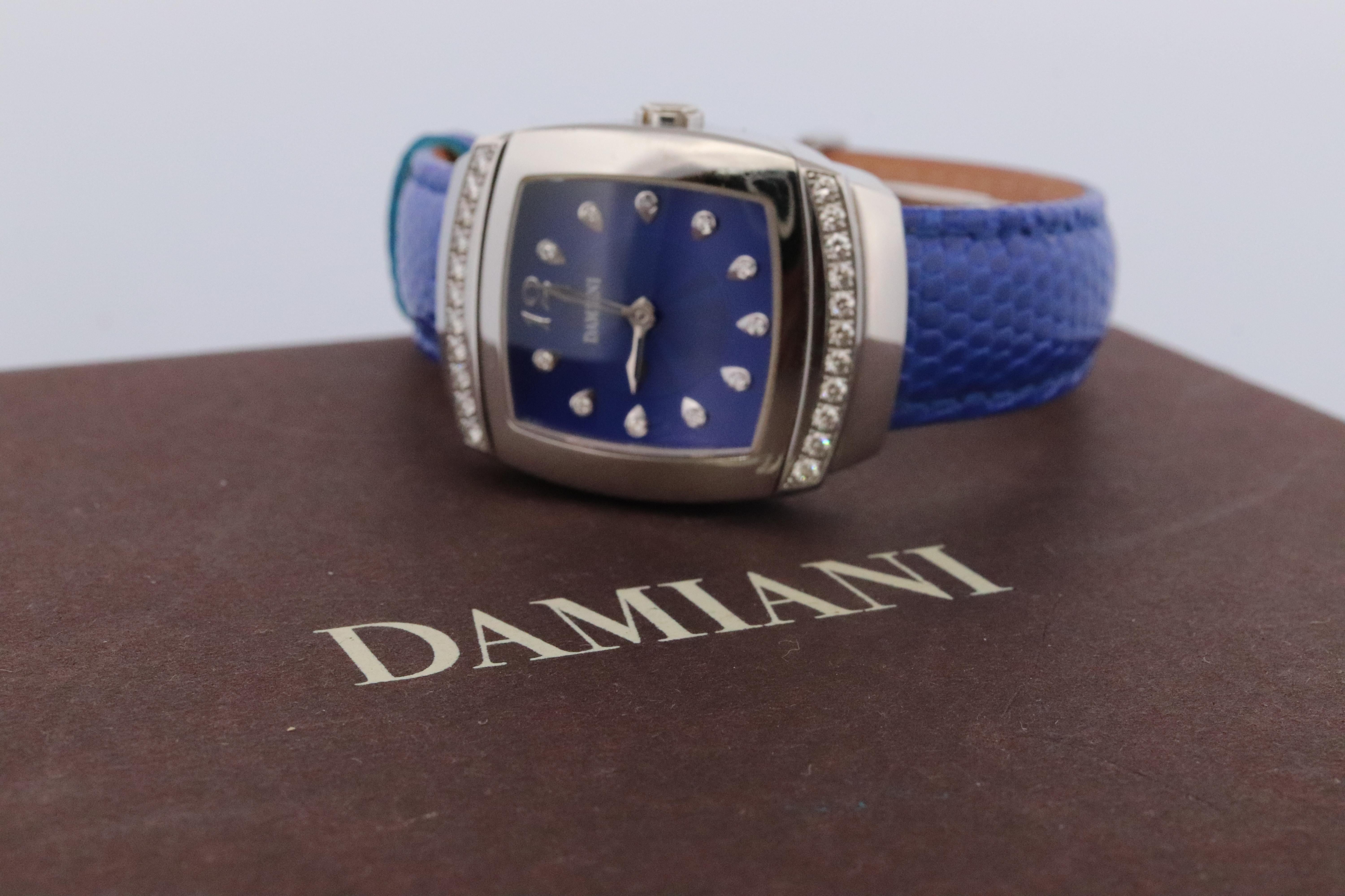 DAMIAMI Watch.

Ladies Ego

Diamond Bezel With Diamond Dial.

Stainless Steel with Diamonds

24mm case

Ref. 11079

Beautiful Ladies Watch.
Original Damiami Box.


Condition: Excellent Condition.