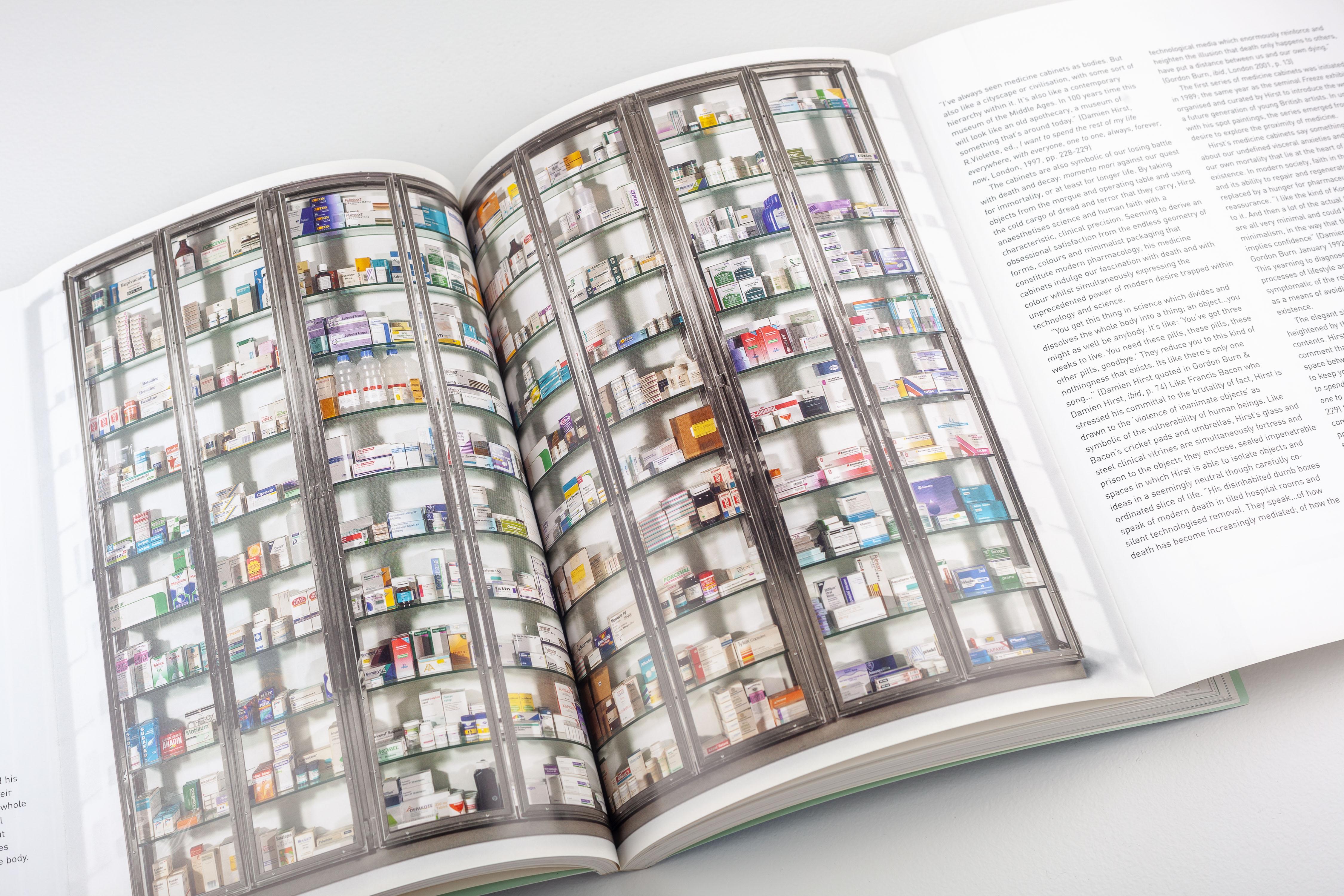Catalogue de la pharmacie de Damien Hirst (avec autocollants et liste des résultats), Sotheby's 2004 en vente 13