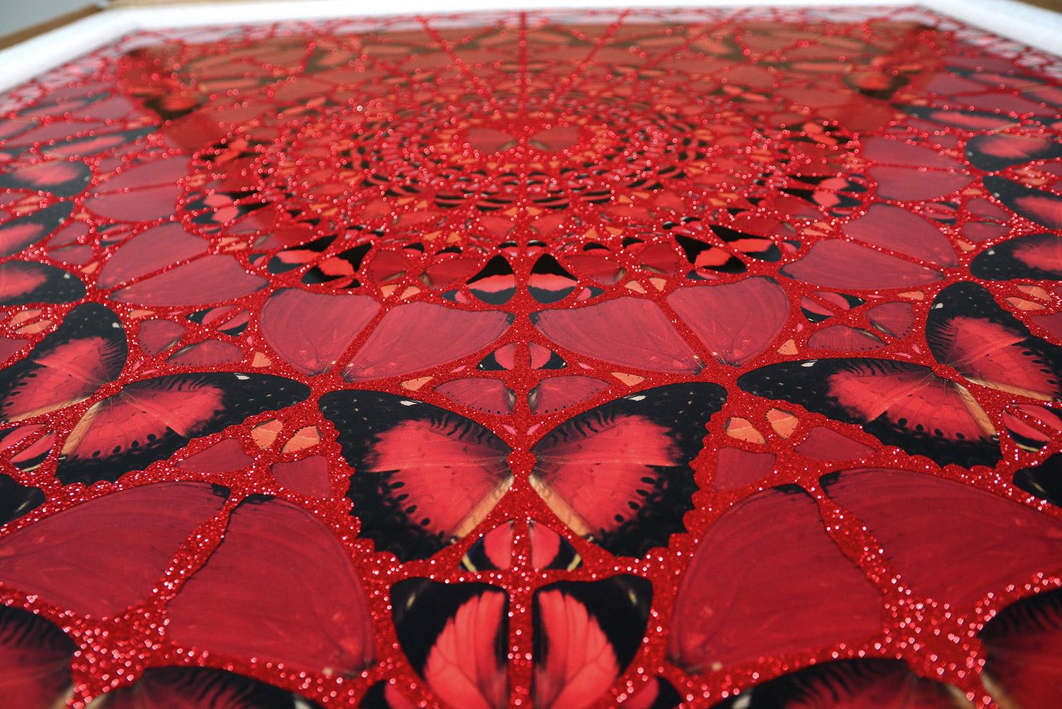 DAMIEN HIRST - EMPRESSES : SUIKO Limited Modern Butterflies rouge pailleté - Print de Damien Hirst