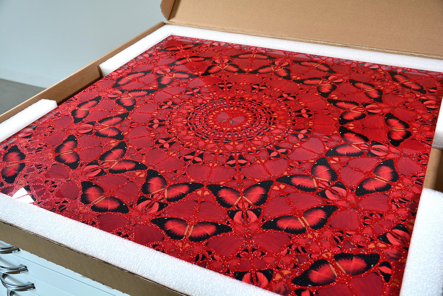 DAMIEN HIRST - EMpressES: SUIKO Limitierte moderne Schmetterlinge in Glitzerrot im Angebot 2