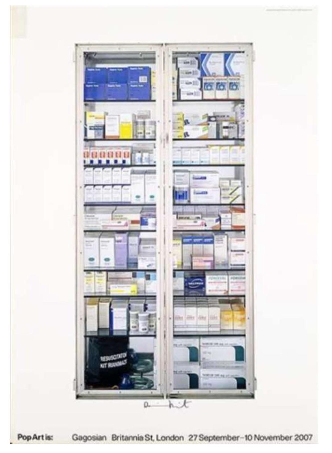 Damien Hirst: Pop Art Is: My Problem Is You Ausstellungsplakat, 2007

Offsetlithographie auf Papier 

27 1/5 x 39 3/8 Zoll (69 x 100 cm) 

Original Damien Hirst Ausstellungsplakat aus dem Jahr 2007, dies ist ein seltenes Originalplakat, das nicht