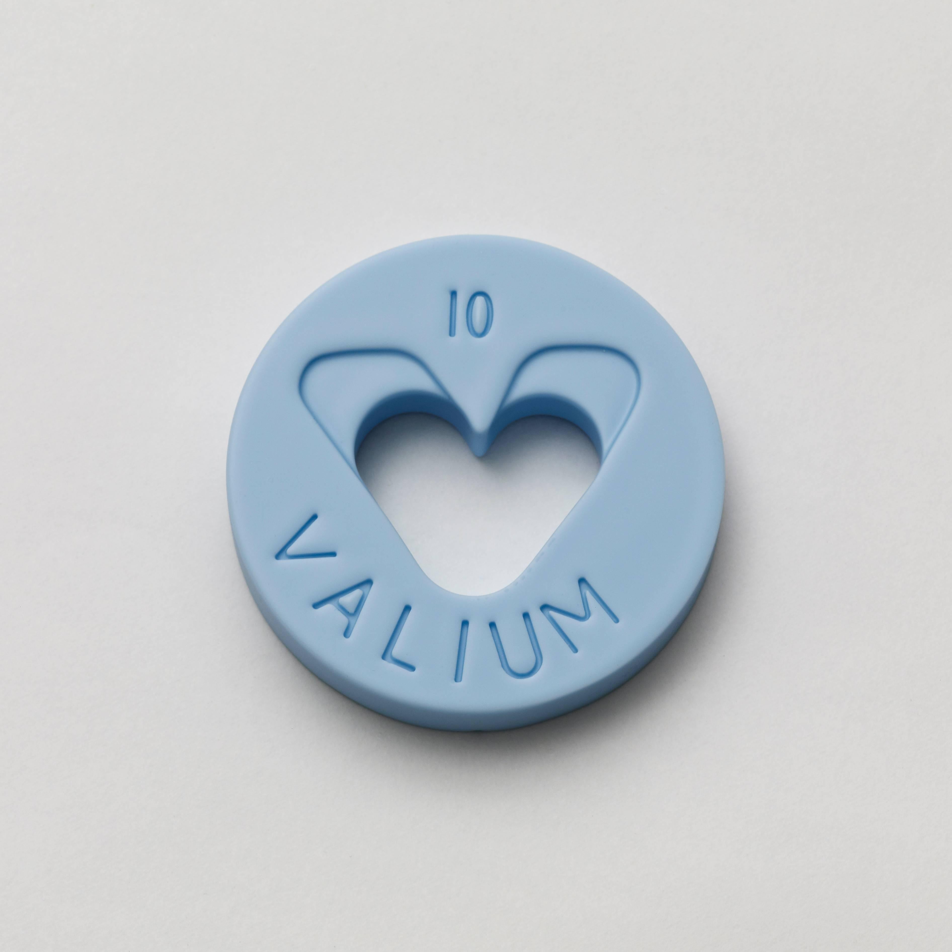 Valium 10mg Roche (Baby blue) - Sculpture by Damien Hirst