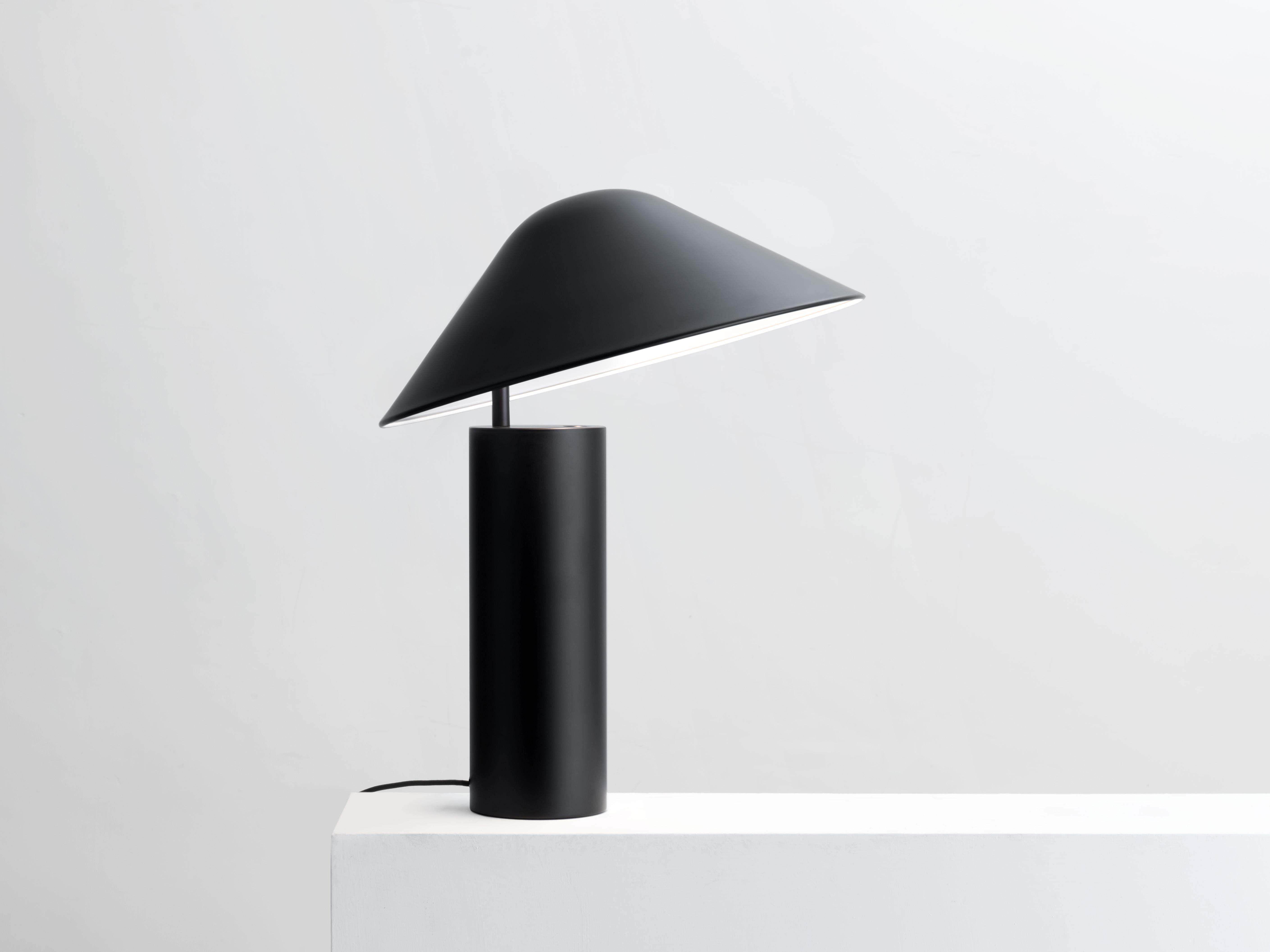 Modern Damo Simple Table Lamp, 'Black / White' For Sale