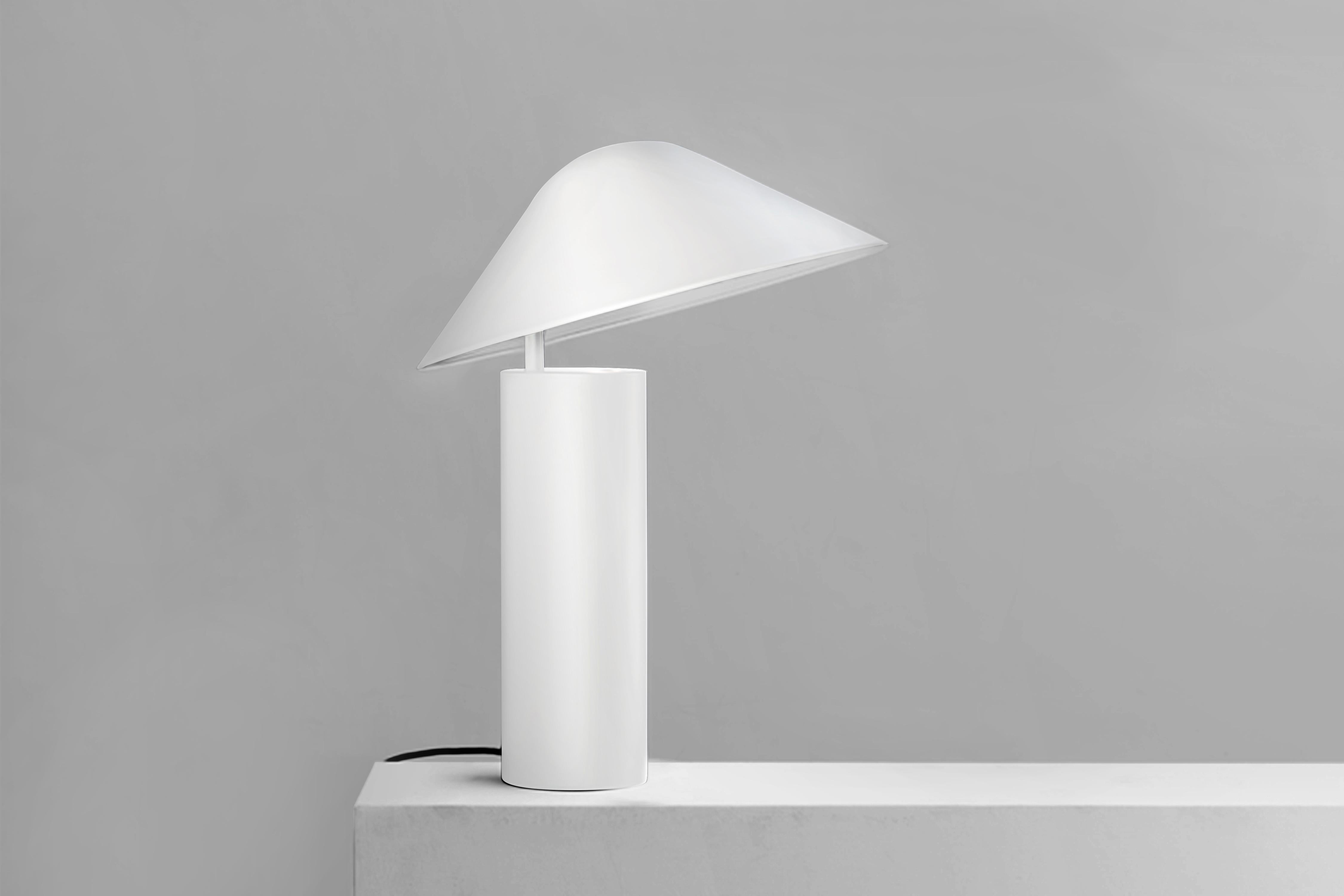 Contemporary Damo Simple Table Lamp, 'Black / White' For Sale