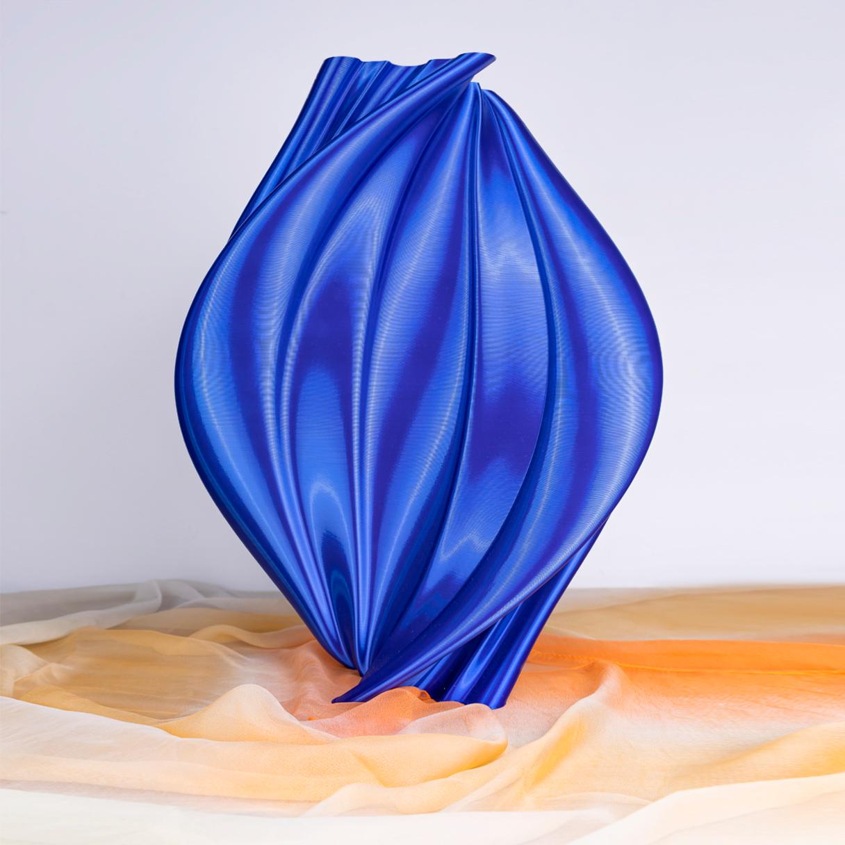 Damocle, Blue Contemporary Sustainable Vase-Sculpture In New Condition For Sale In Livorno, LI