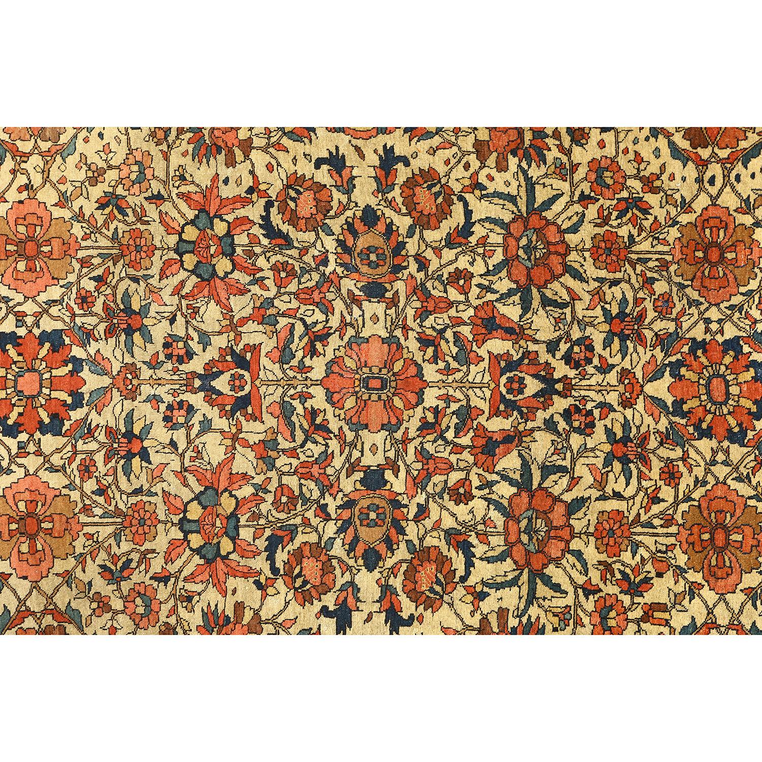 Damoka Collection Antique Persian Farahan - Size: 6 ft 5 in x 4 ft 6 in In Good Condition For Sale In Los Angeles, CA