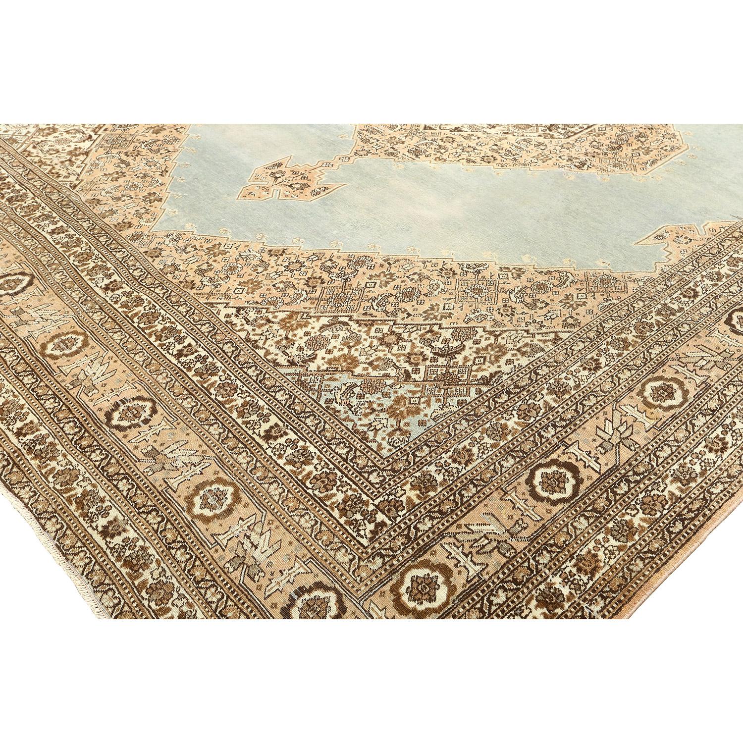 Persiano Damoka Collection Antique Persian Tabriz Hajjalili - Dimensioni: 13 ft 6 in x 9 ft 9in in vendita