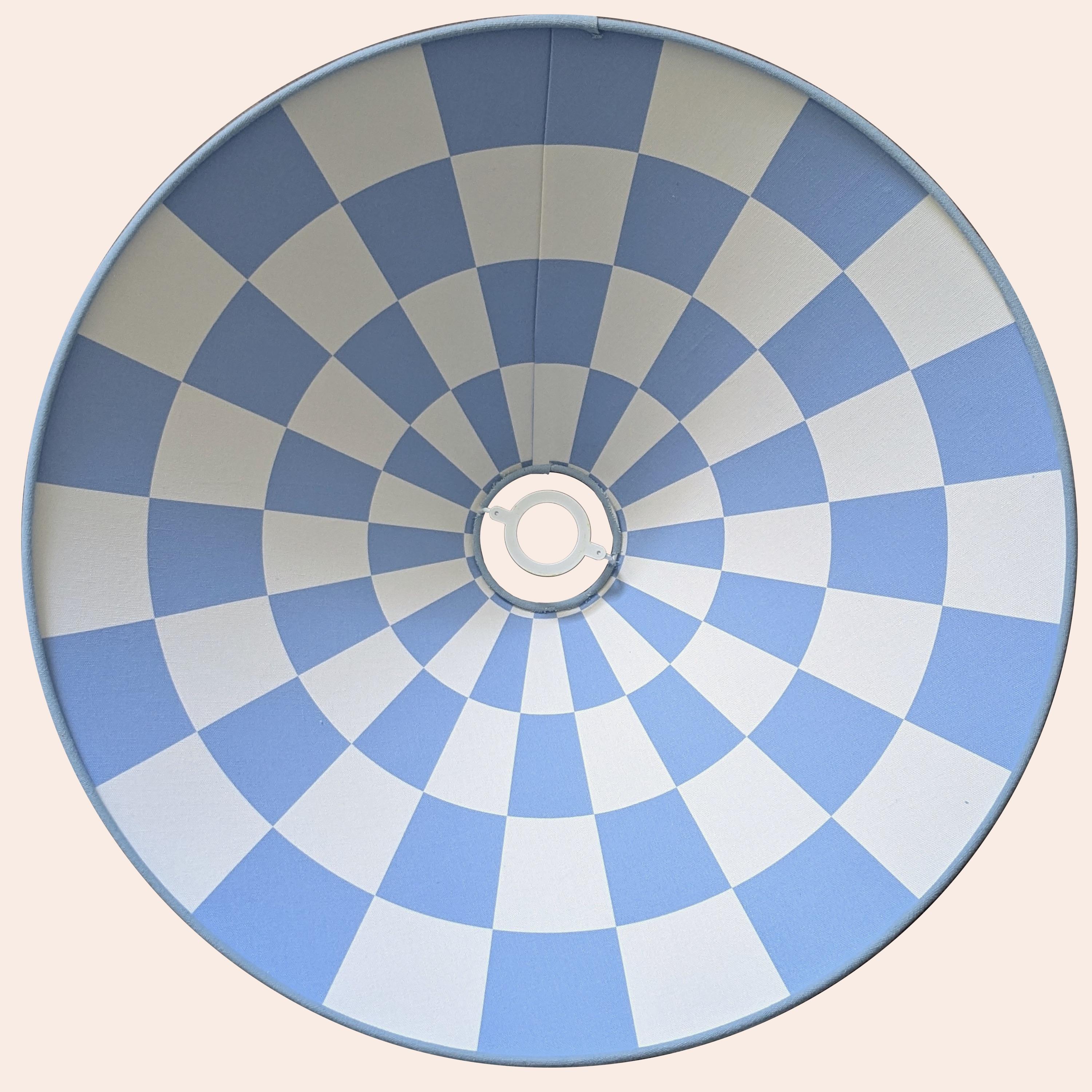 Pantalla cónica a cuadros azul damasco en Nuevo estado para la venta en Bradford on Avon, GB