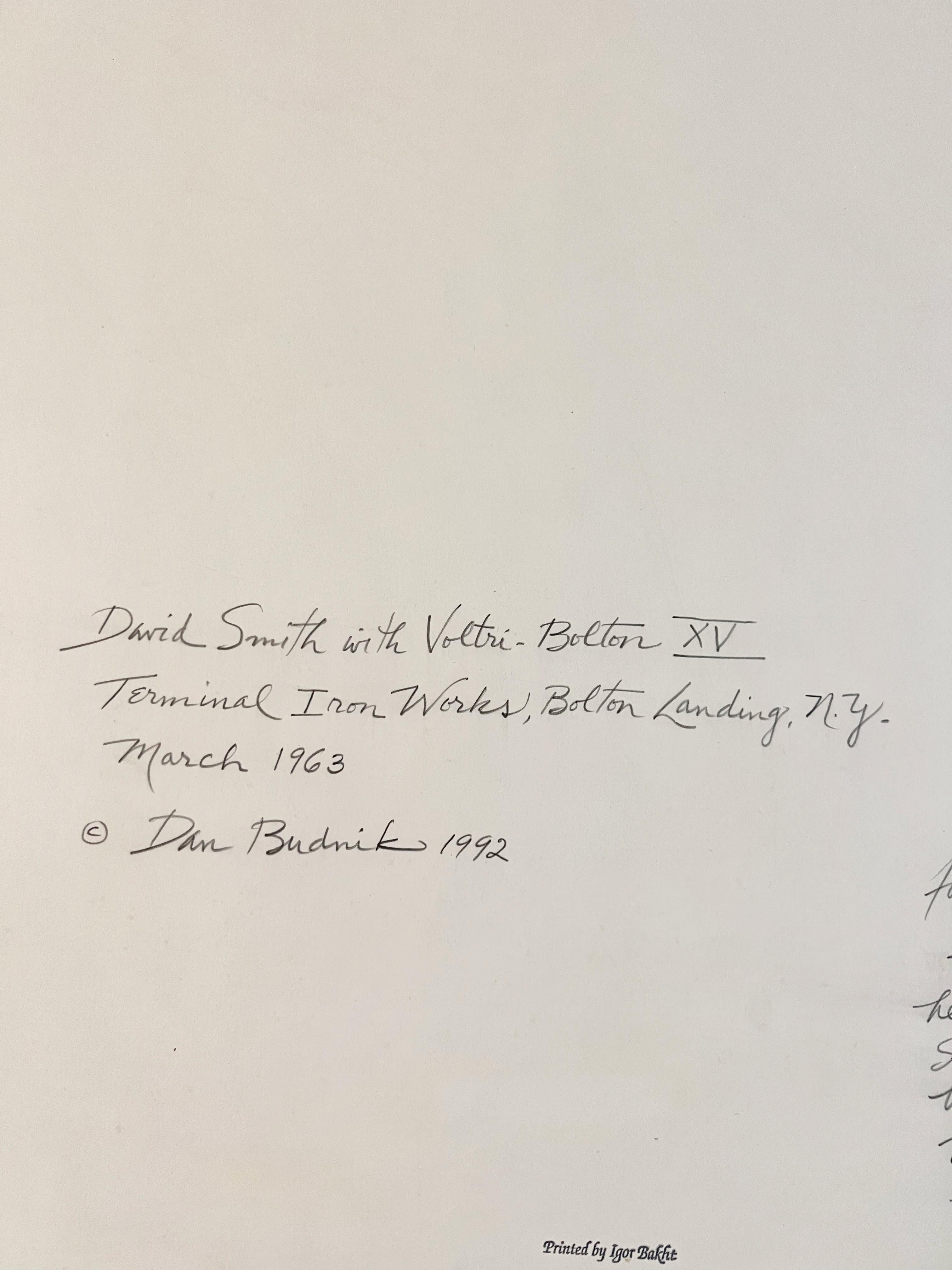 David Smith mit Voltri XV. – Bolton, 1963, von Dan Budnik im Angebot 3