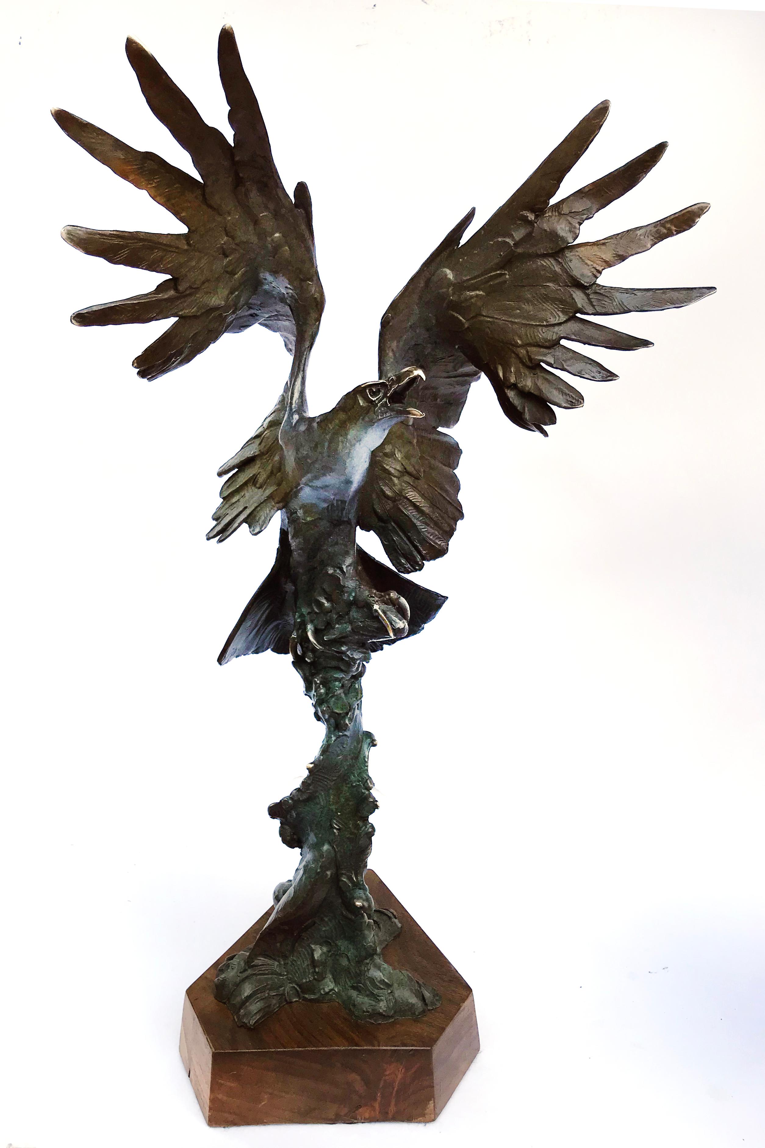 Midair Twist - Sculpture by Dan Chen