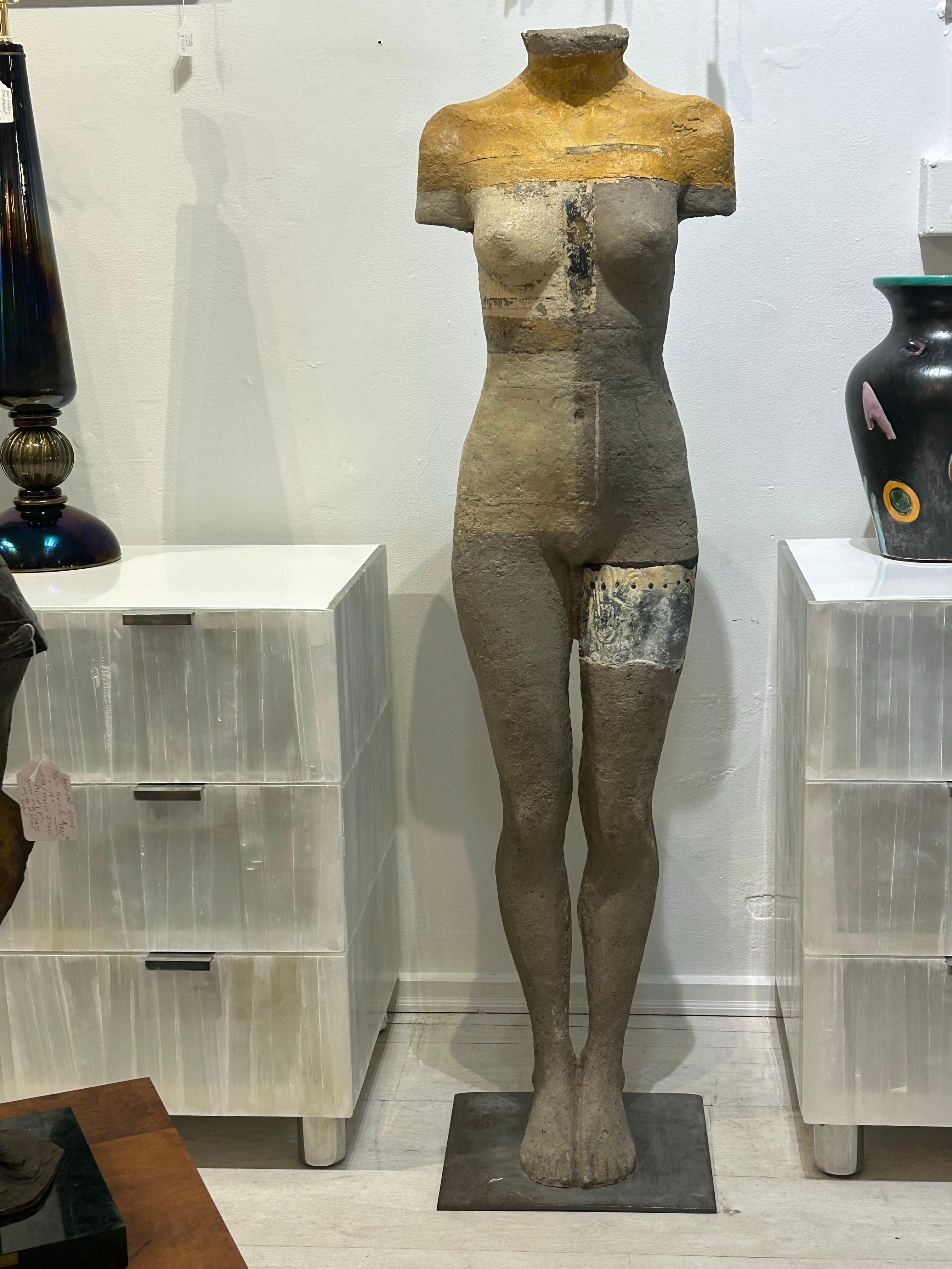 Dan Corbin scultura femminile figurativa in vendita 6
