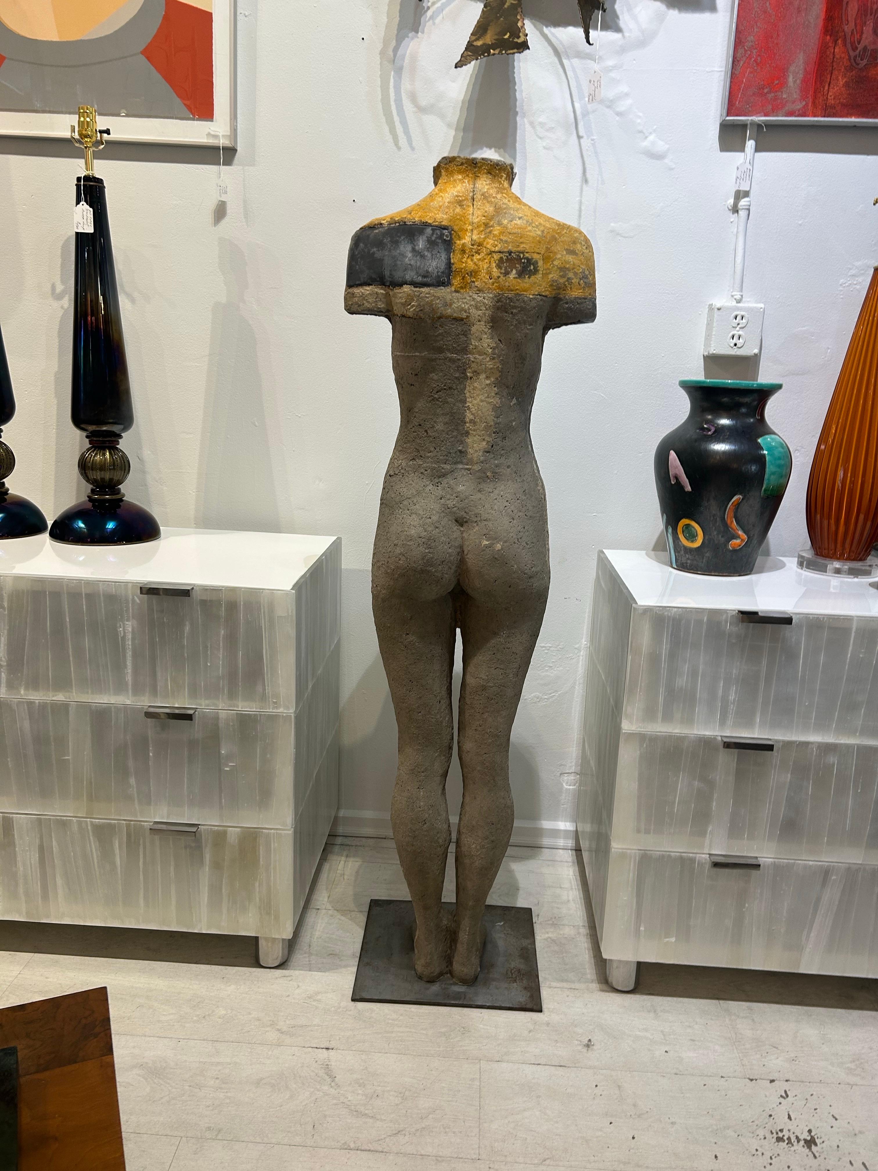Intagliato Dan Corbin scultura femminile figurativa in vendita