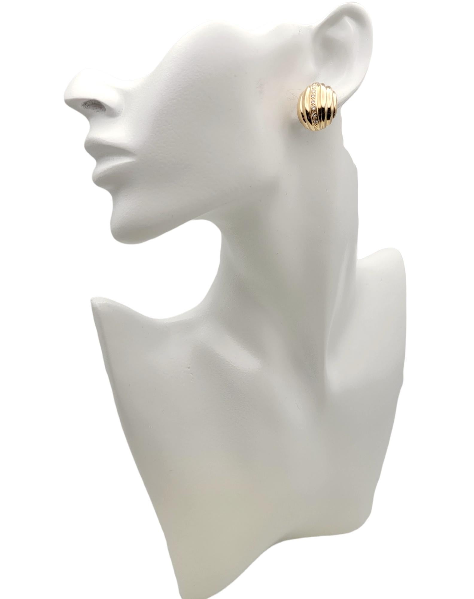 Dan Frere - Boucles d'oreilles percées en or jaune 14 carats avec demi-dôme arrondi et diamants en vente 4