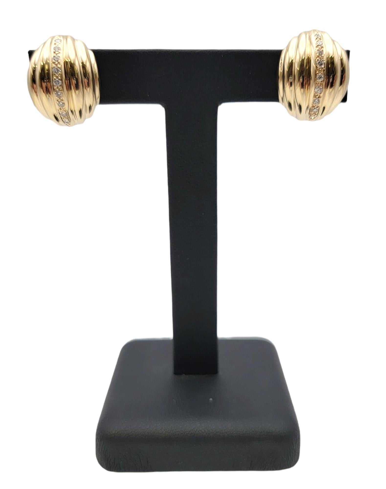 Dan Frere - Boucles d'oreilles percées en or jaune 14 carats avec demi-dôme arrondi et diamants en vente 6