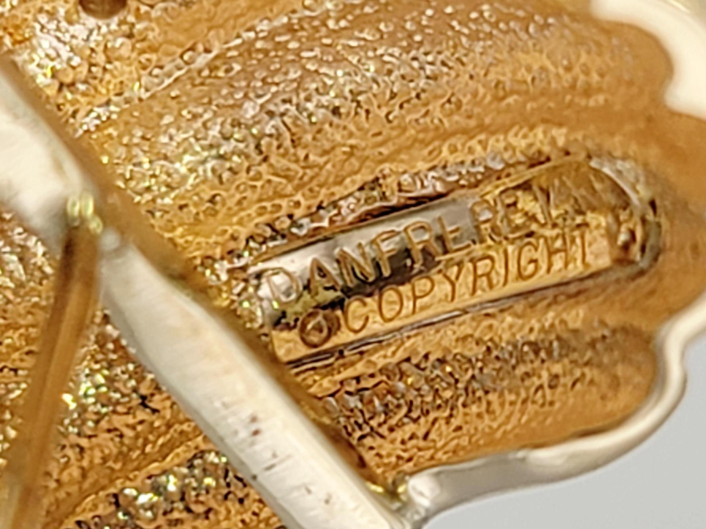 Dan Frere - Boucles d'oreilles percées en or jaune 14 carats avec demi-dôme arrondi et diamants en vente 3