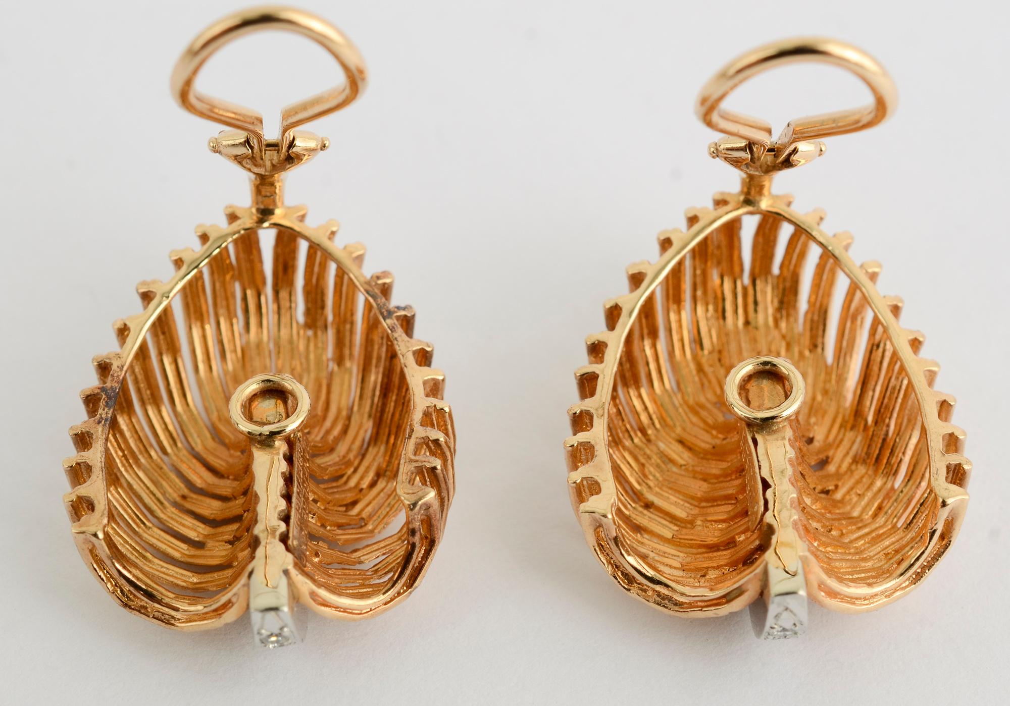 Women's Dan Frere Gold Diamond Leaf Earrings