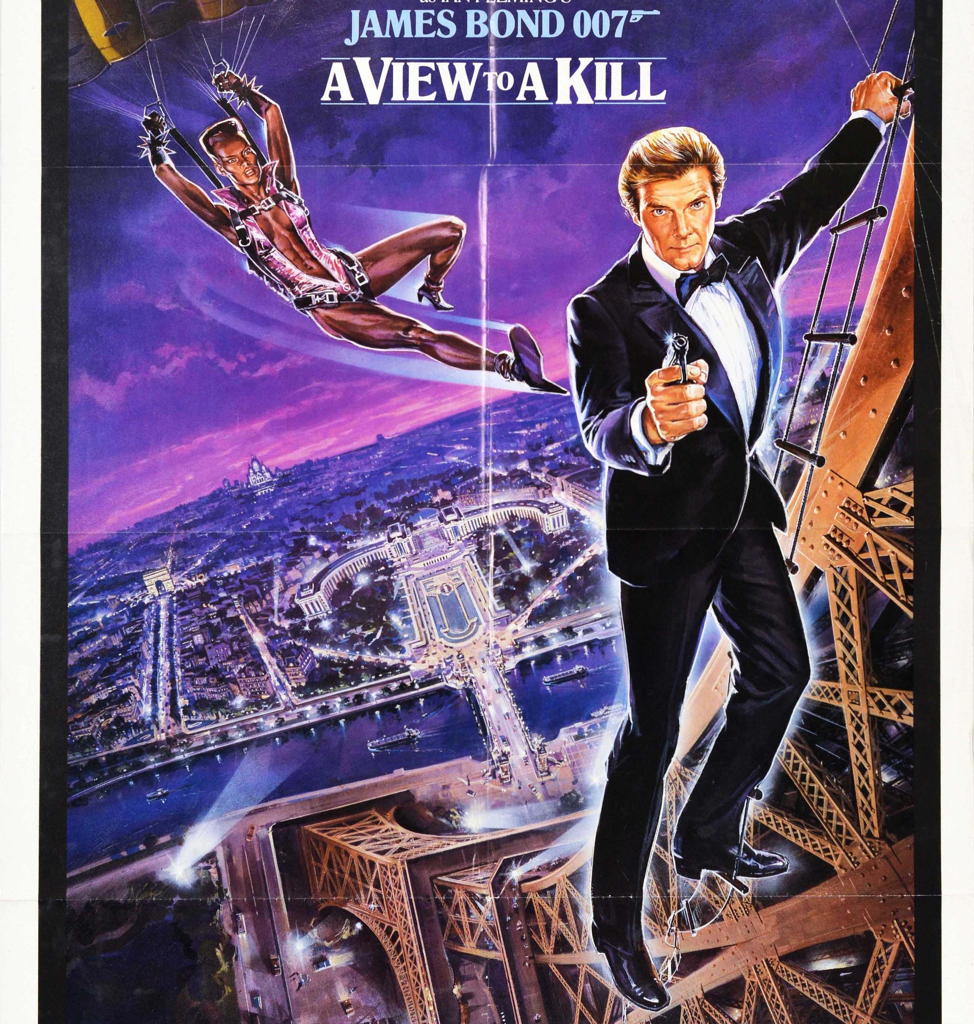 Original Vintage James Bond Filmplakat „A View To A Kill Eiffel Tower“, Filmkunst (Violett), Print, von Dan Goozee