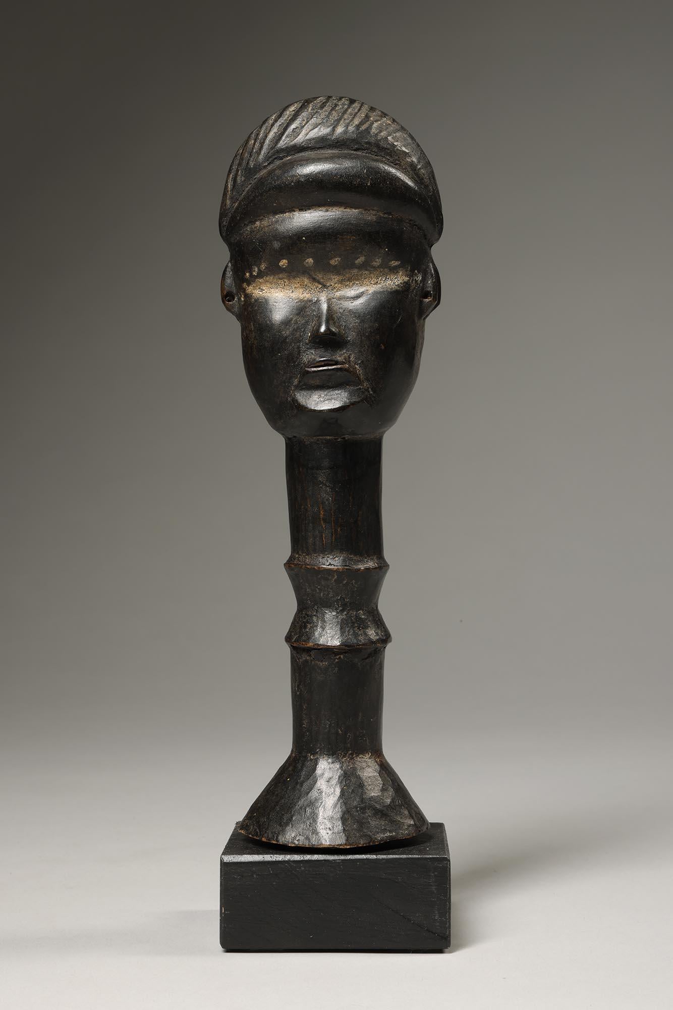 Dan Janus Double Face protective Kinde Charm, Elfenbeinküste, Westafrika  (20. Jahrhundert) im Angebot