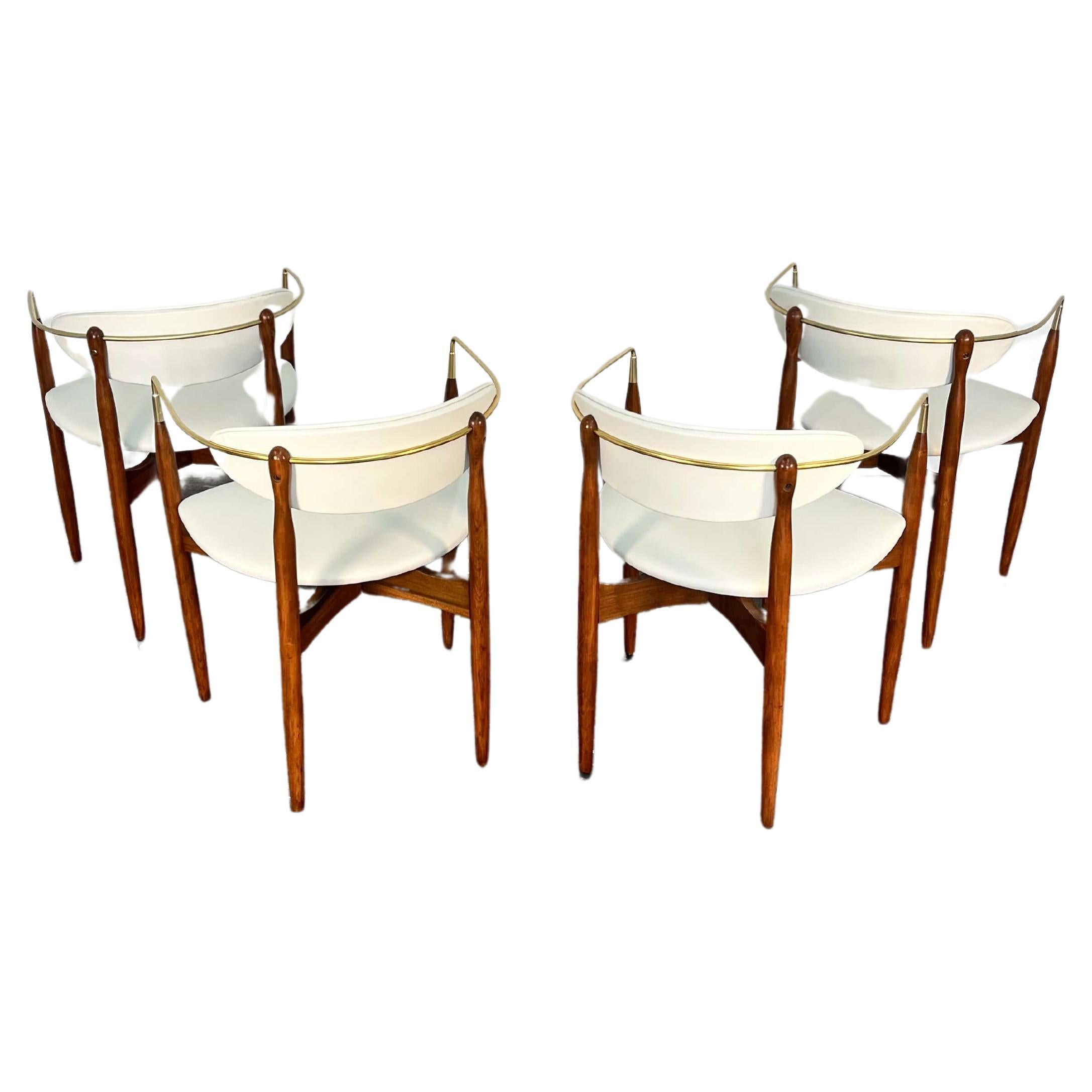 Milieu du XXe siècle Dan Johnson pour Selig, ensemble de 4 chaises de vicomte en cuir en vente