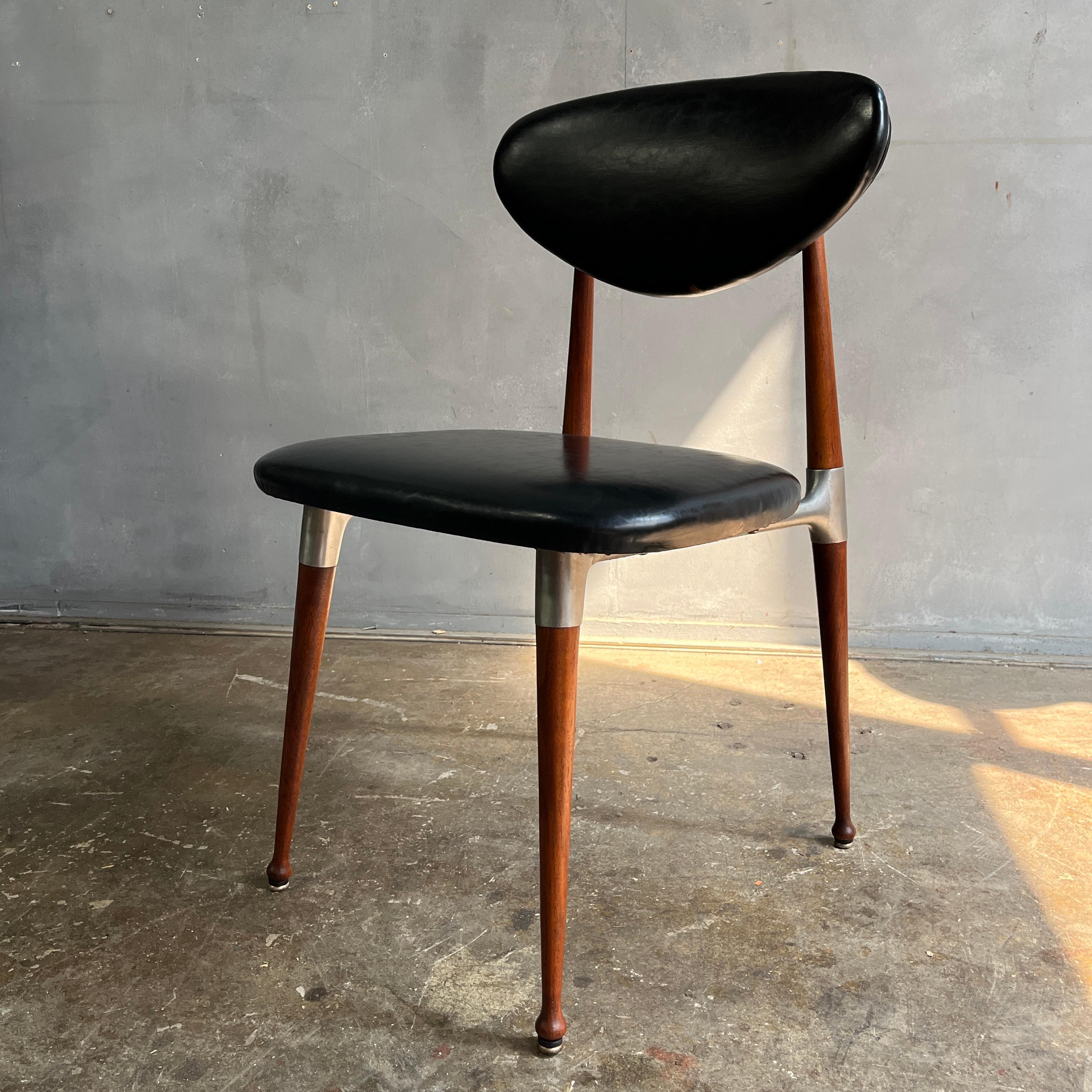 Dan Johnson for Shelby Williams Crucible Chair For Sale 4