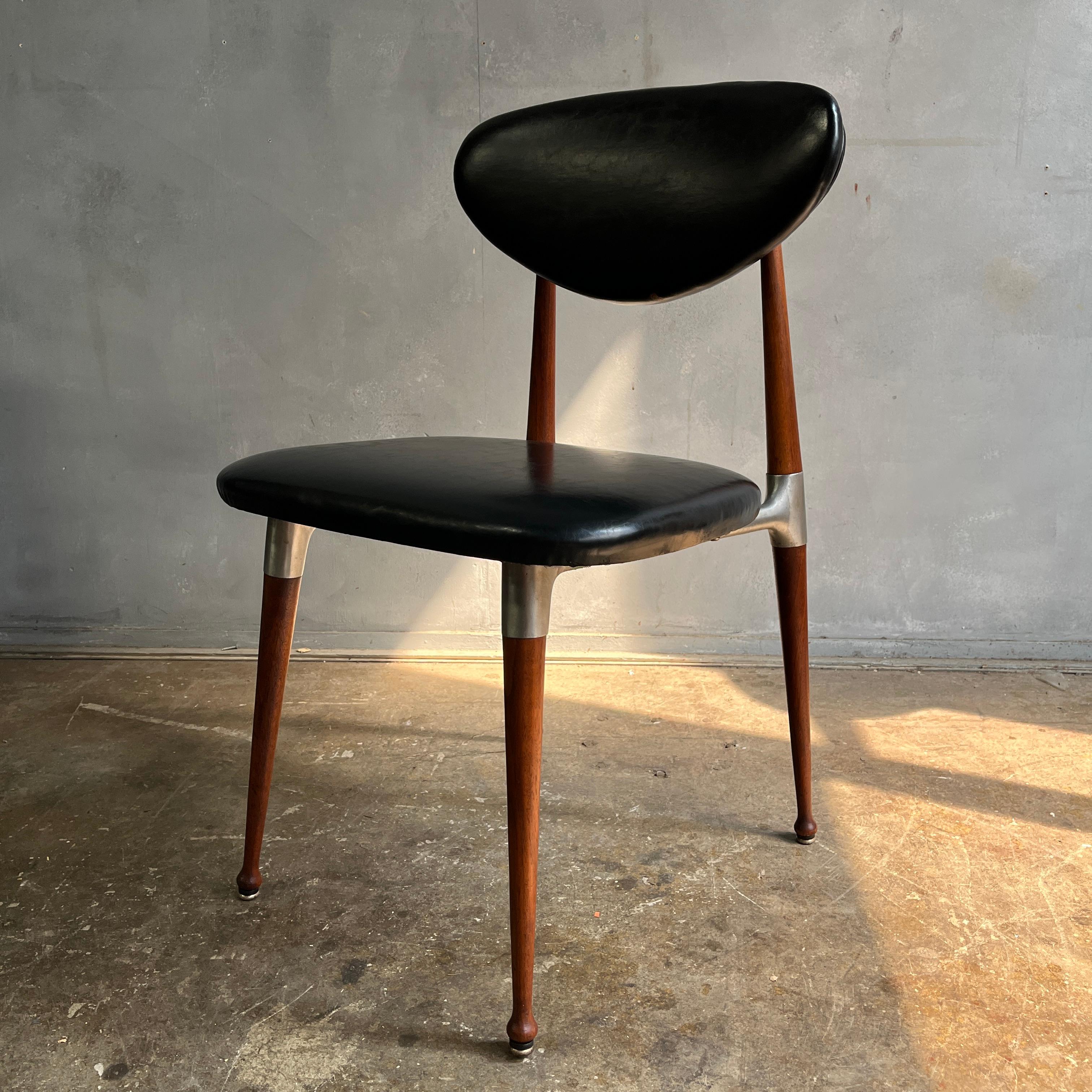 North American Dan Johnson for Shelby Williams Crucible Chair For Sale