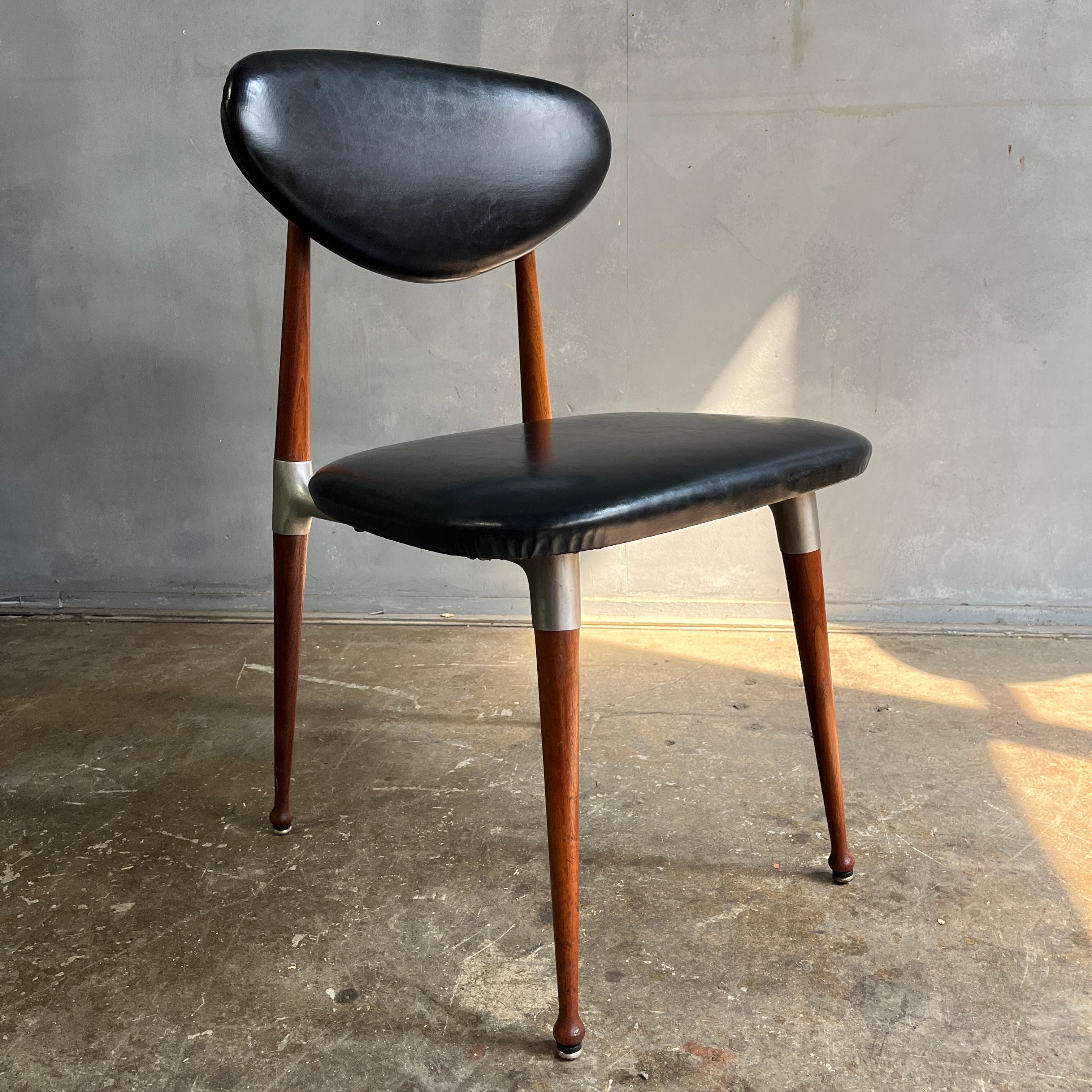 Dan Johnson for Shelby Williams Crucible Chair For Sale 1