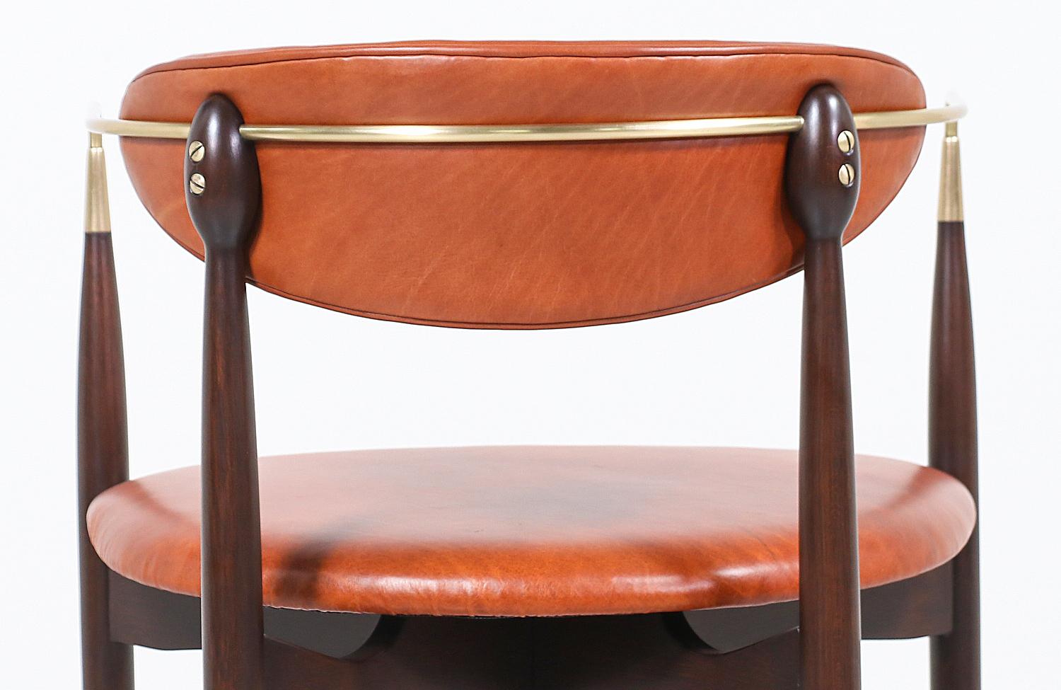 Dan Johnson “Viscount” Cognac Leather and Brass Accent Armchair for Selig In Excellent Condition For Sale In Los Angeles, CA