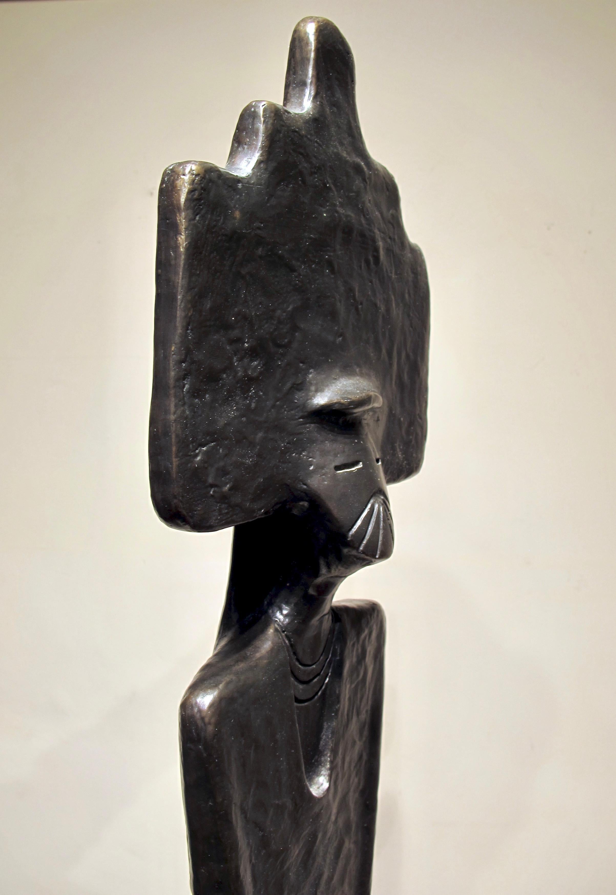 Hesot Kachin Mana, di Dan Namingha, bronzo, kachina, Hopi, marrone, scultura 3
