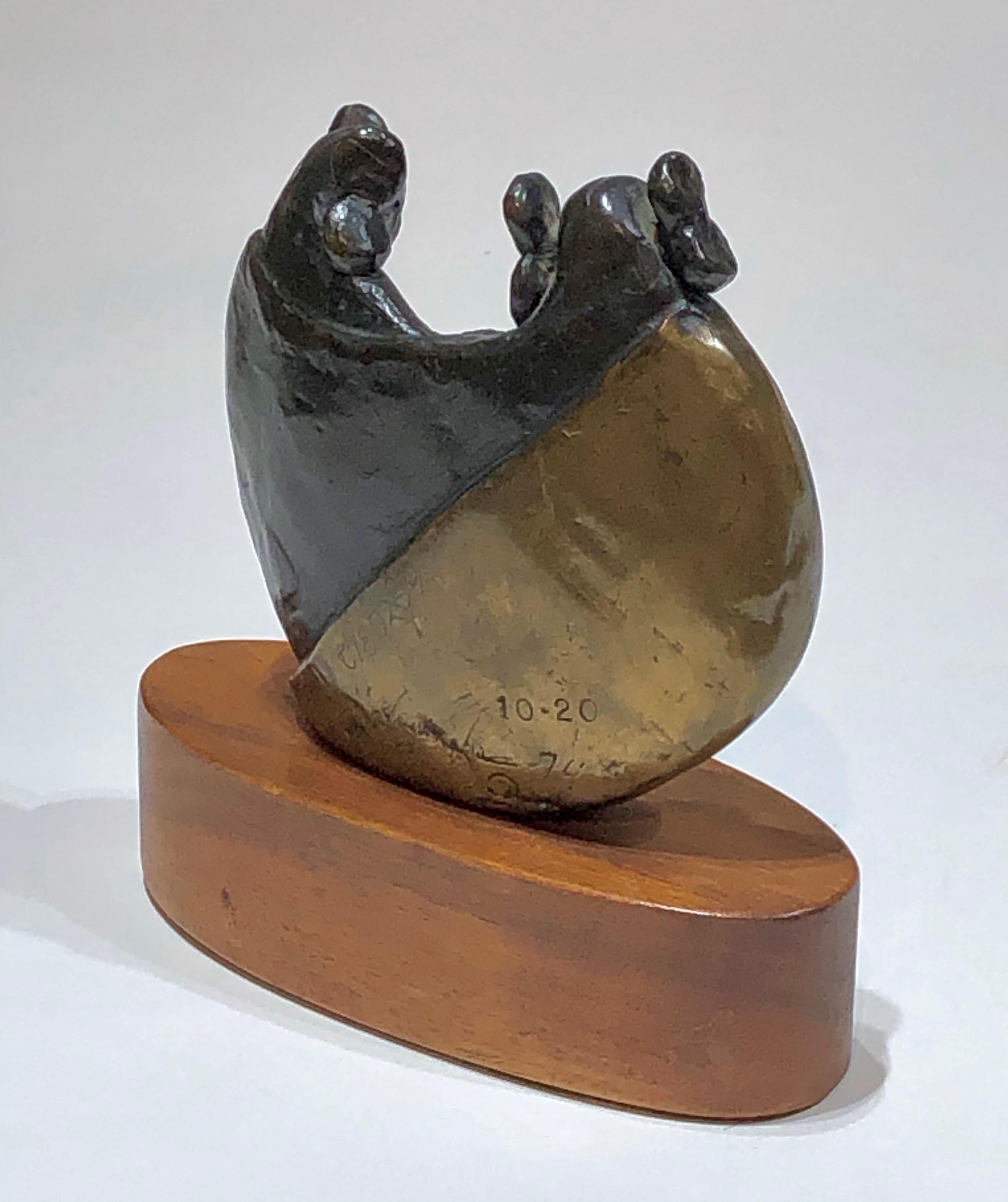 La famille Kachina, bronze de Dan Namingha, patine dorée et brune, édition limitée en vente 4